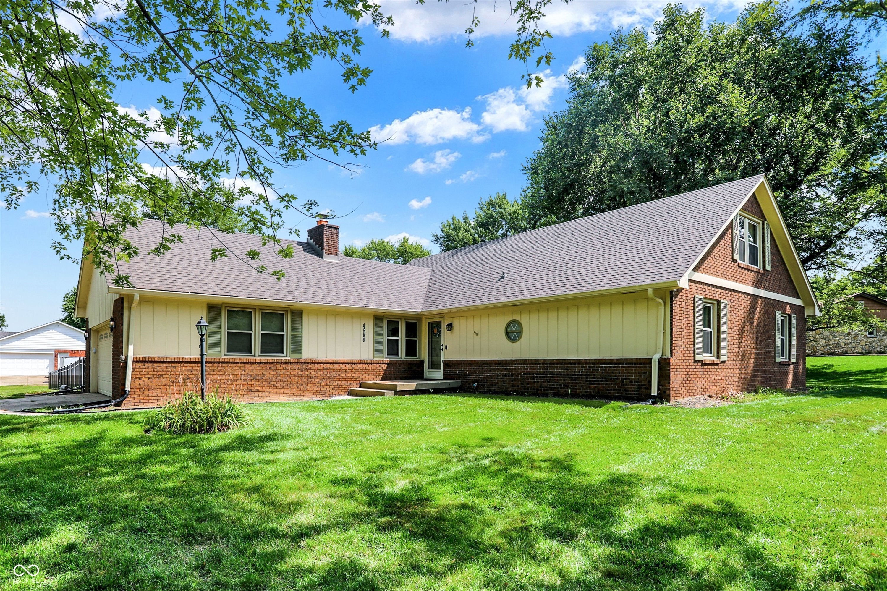 4588 Southway Road, Greenwood