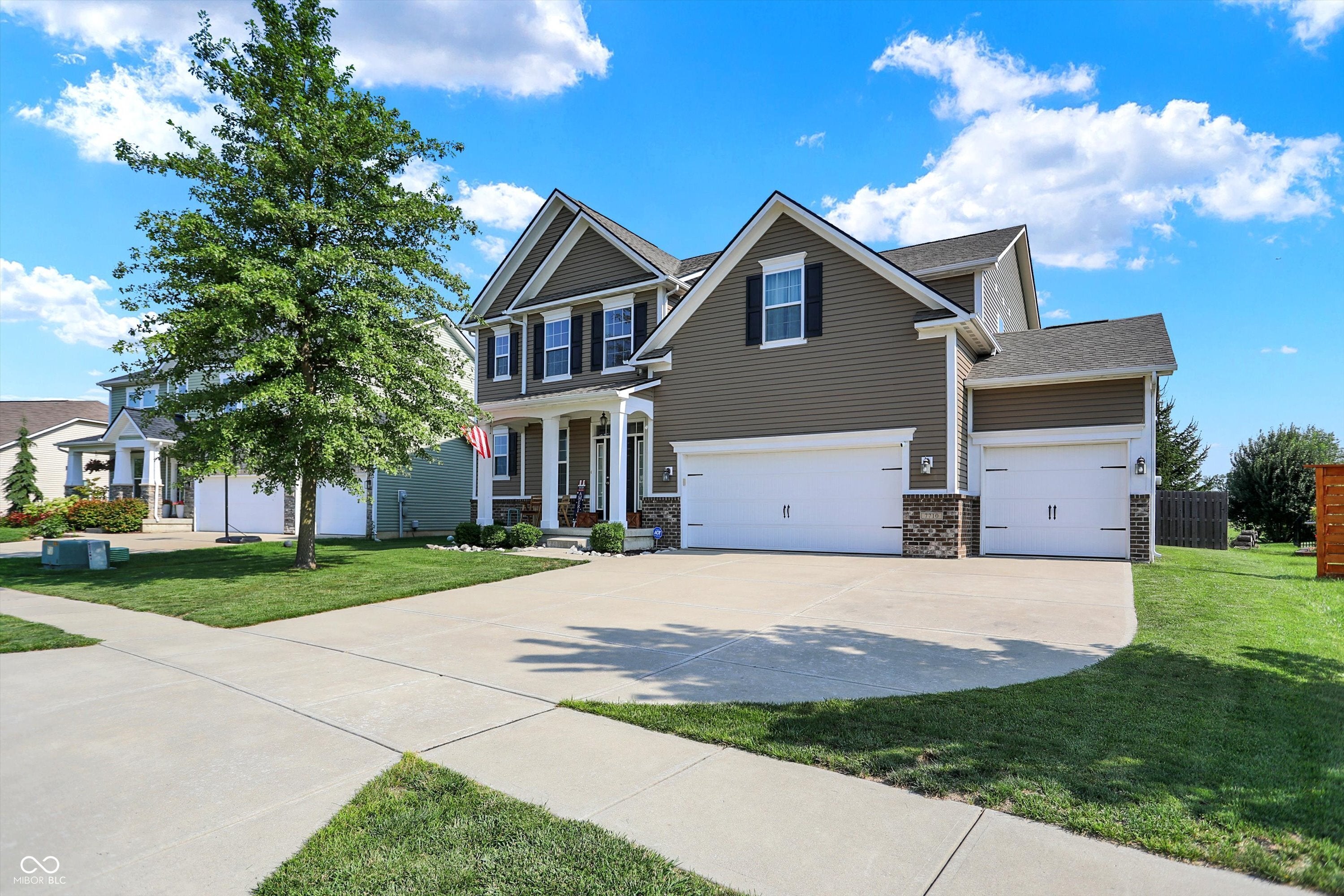 7710 Eagle Crescent Drive, Zionsville