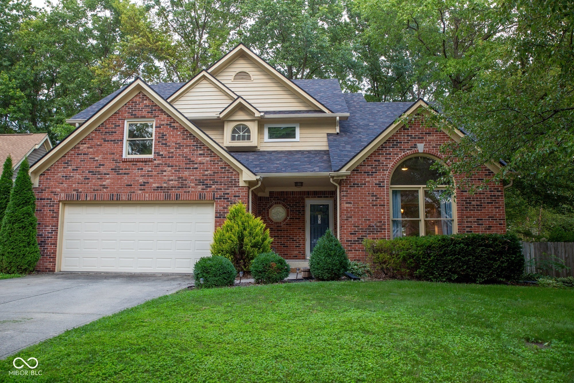 7591 Pinesprings W Drive, Indianapolis