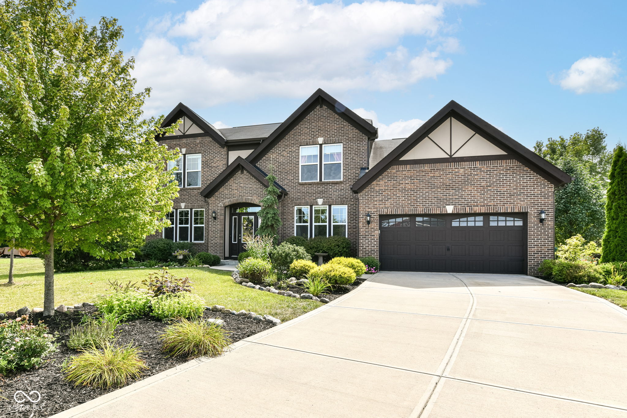 2234 Lingerman Court, Avon