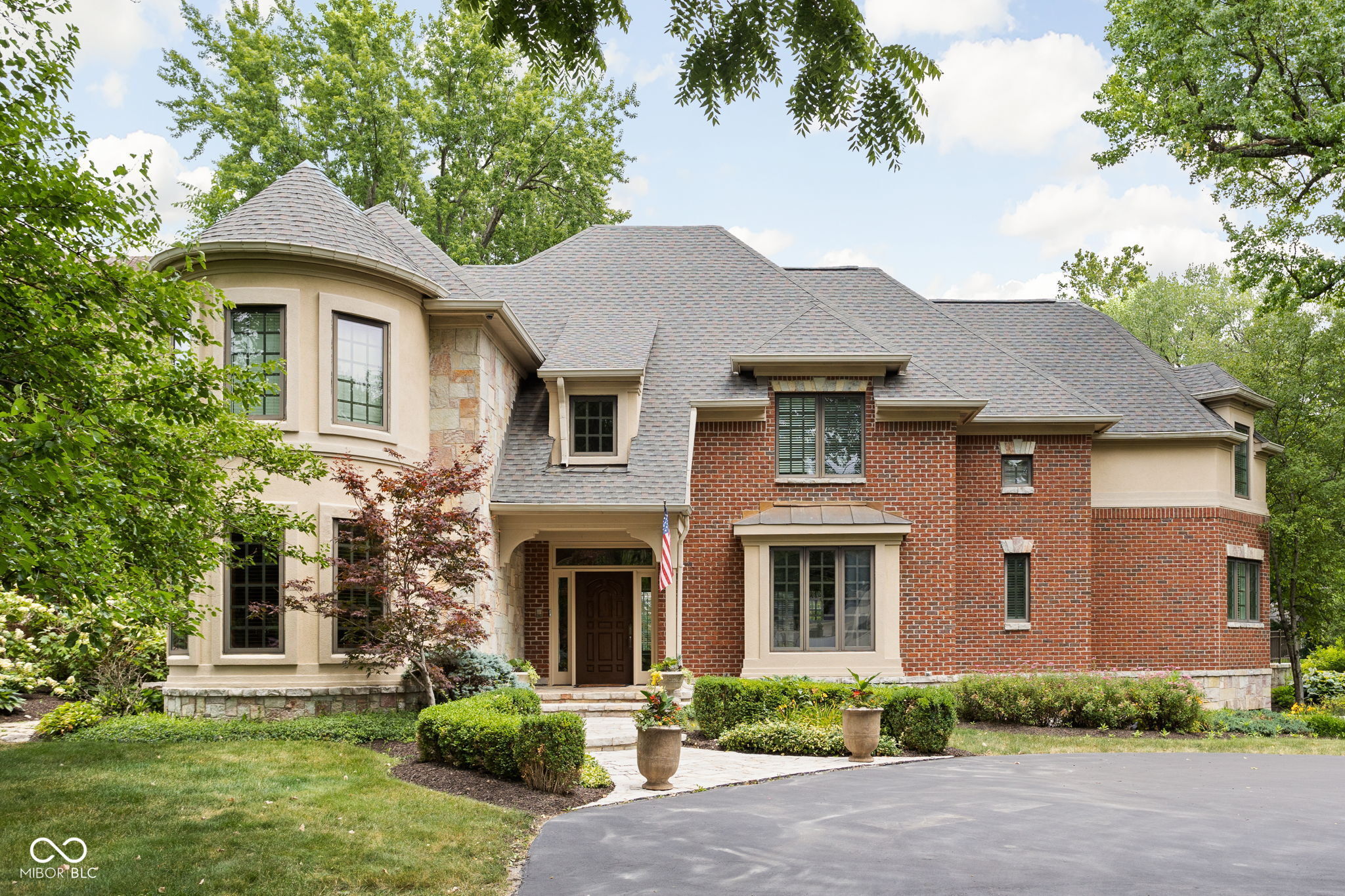 8011 Morningside Drive, Indianapolis