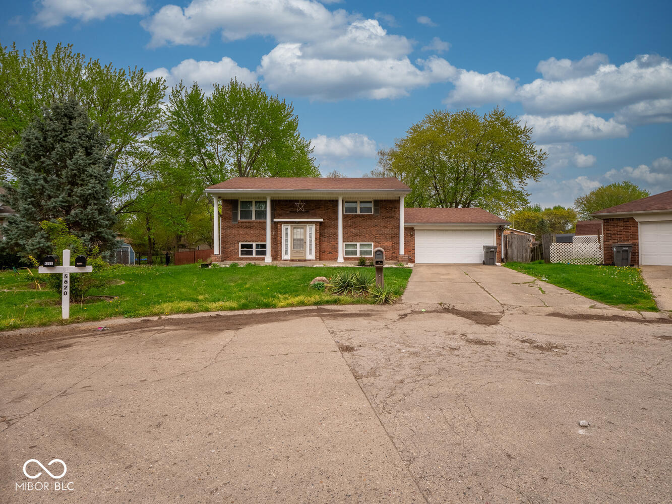 5625 Whirlaway Court, Indianapolis