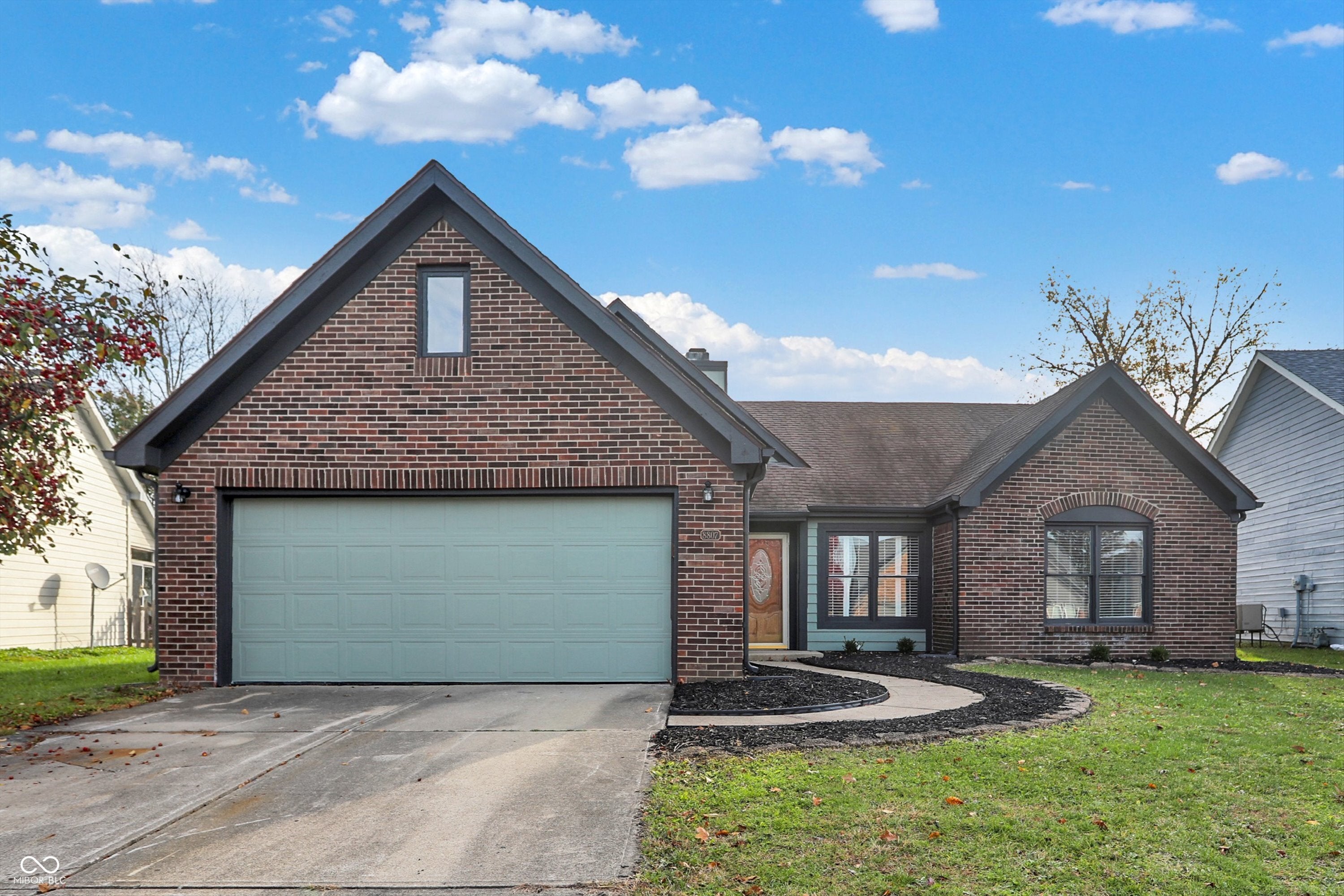 8807 Wintergreen Way, Indianapolis