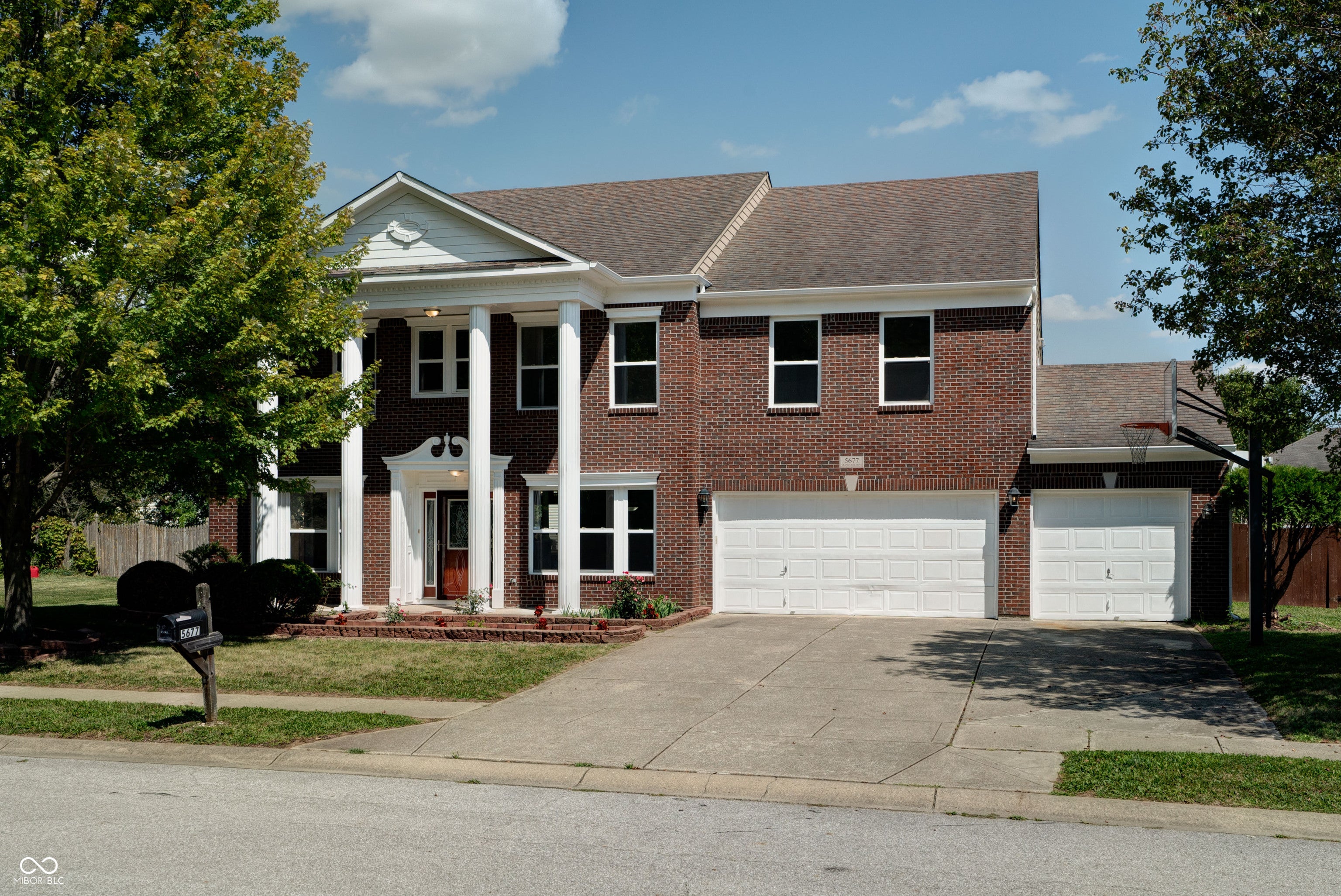 5677 Grand Vista Drive, Brownsburg