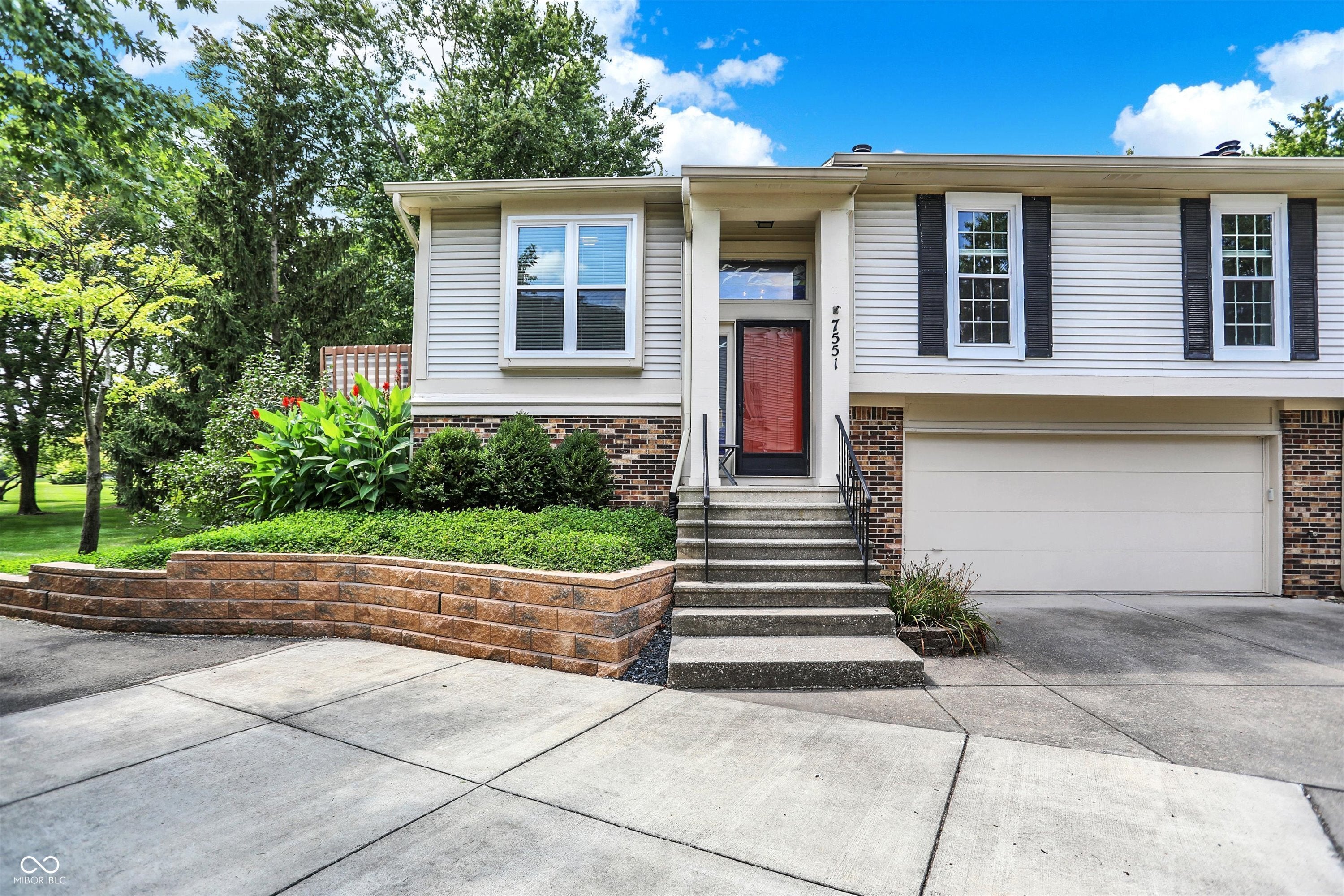 7551 Prairie Lake Drive, Indianapolis