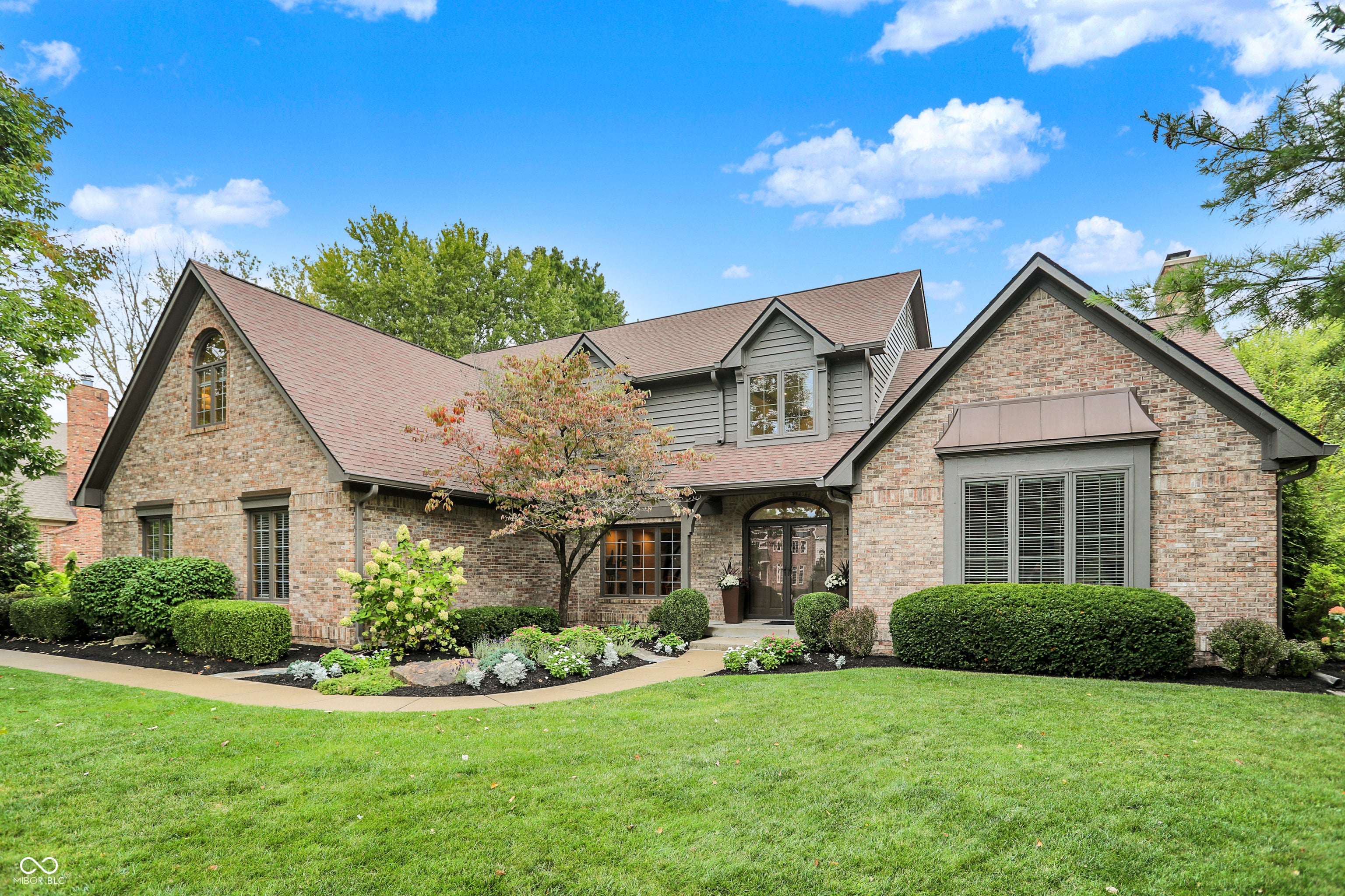 1962 Camargue Drive, Zionsville