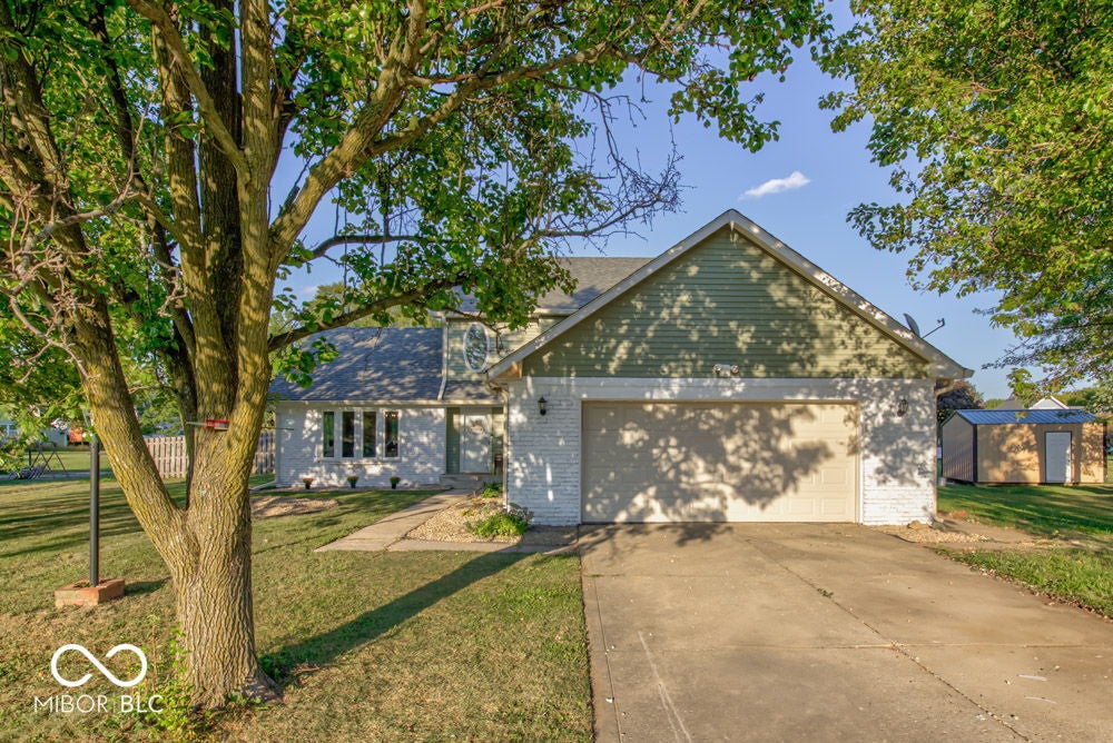 1613 Valley Brook Drive, Indianapolis