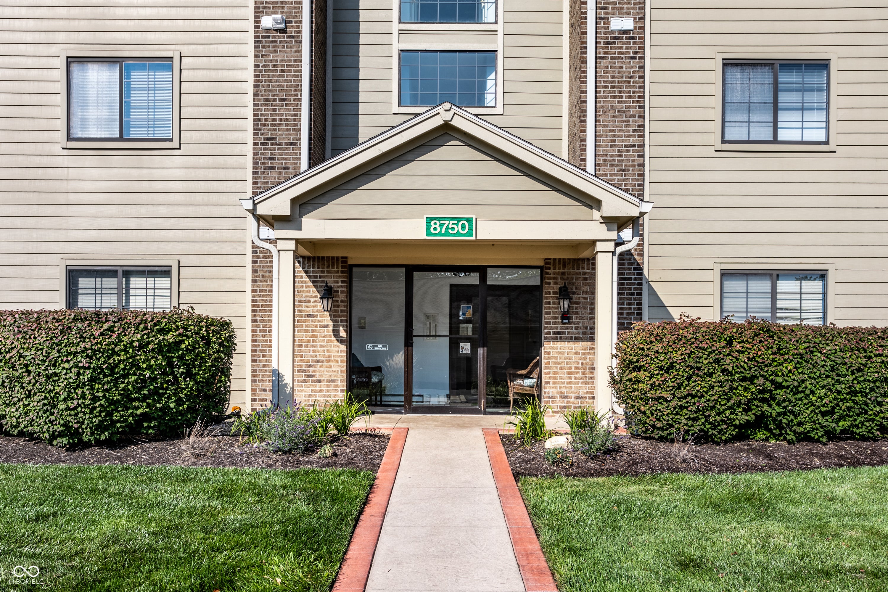 8750 Yardley Court 206, Indianapolis