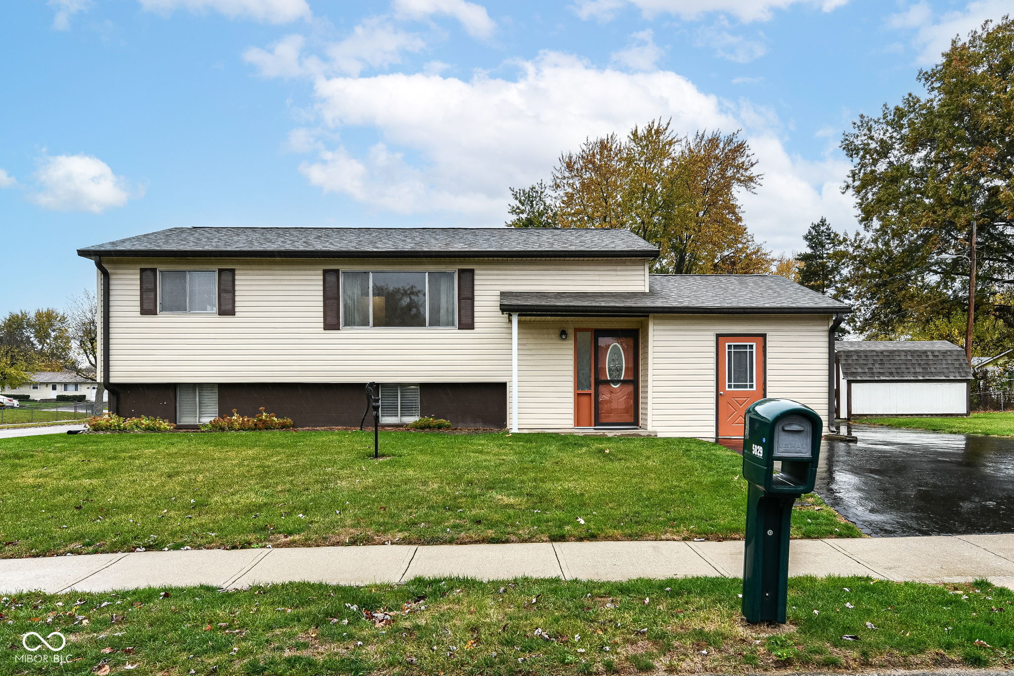 5829 Cloverleaf Drive, Indianapolis