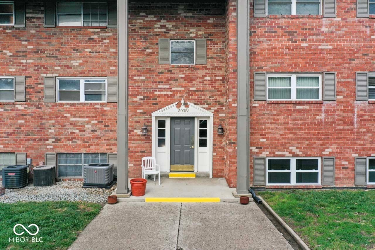 5038 Allisonville Road Unit B, Indianapolis