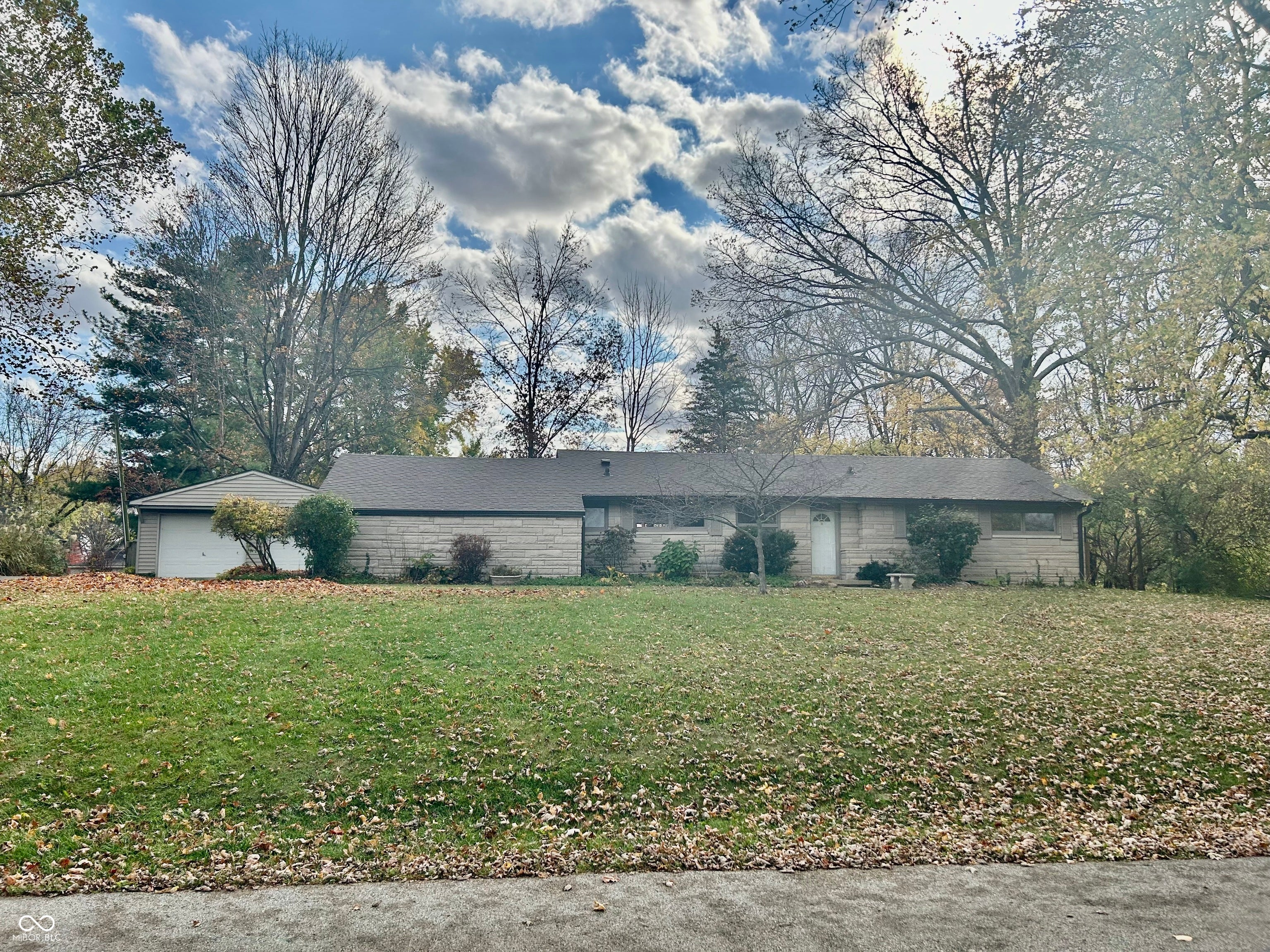 1015 E Adams Drive, Franklin