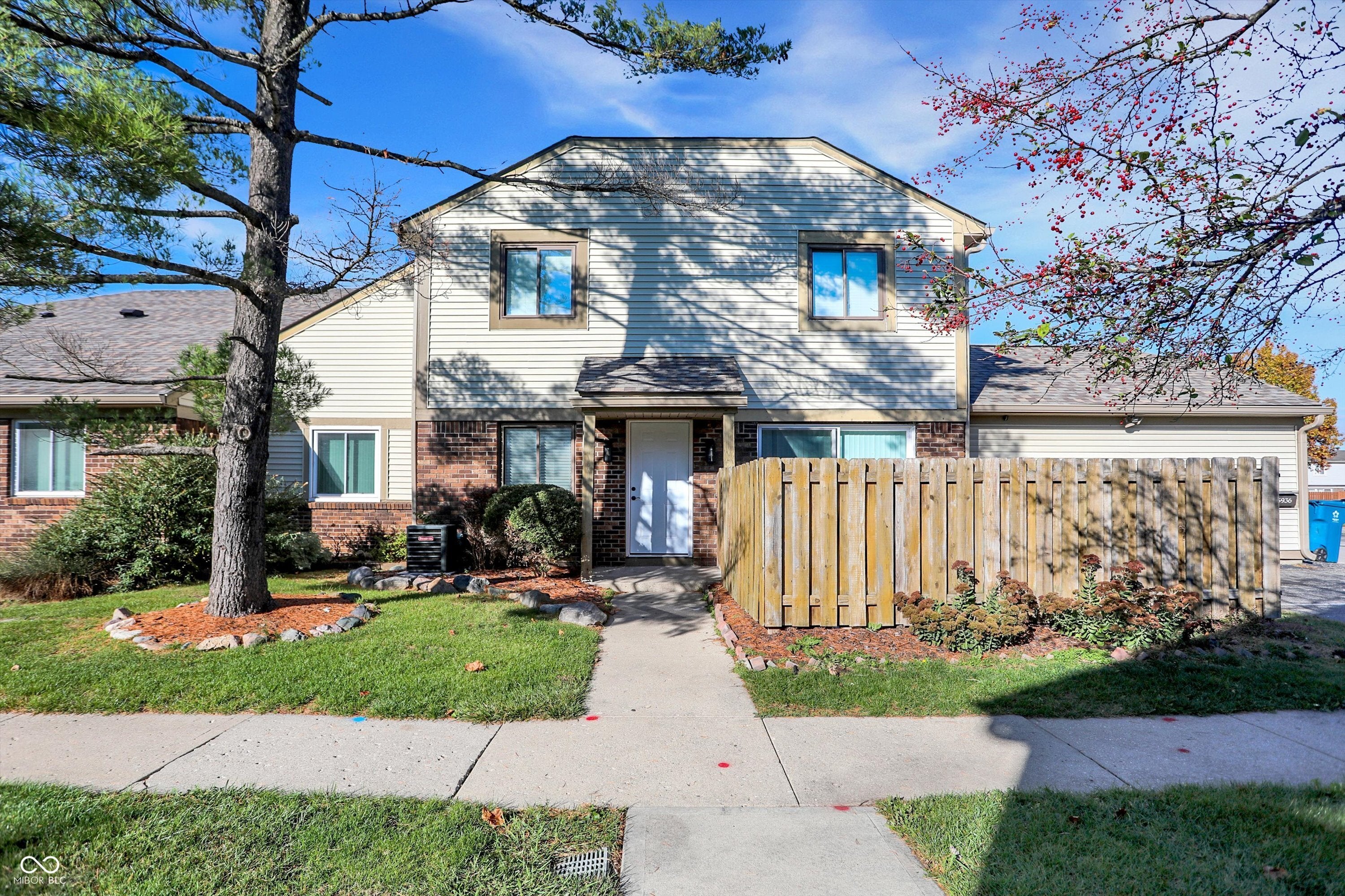 5936 Oakbrook Lane, Indianapolis