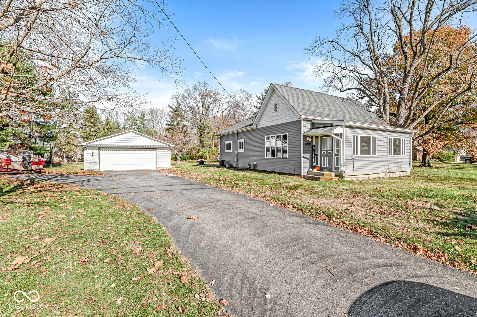 8240 Shelbyville Road, Indianapolis