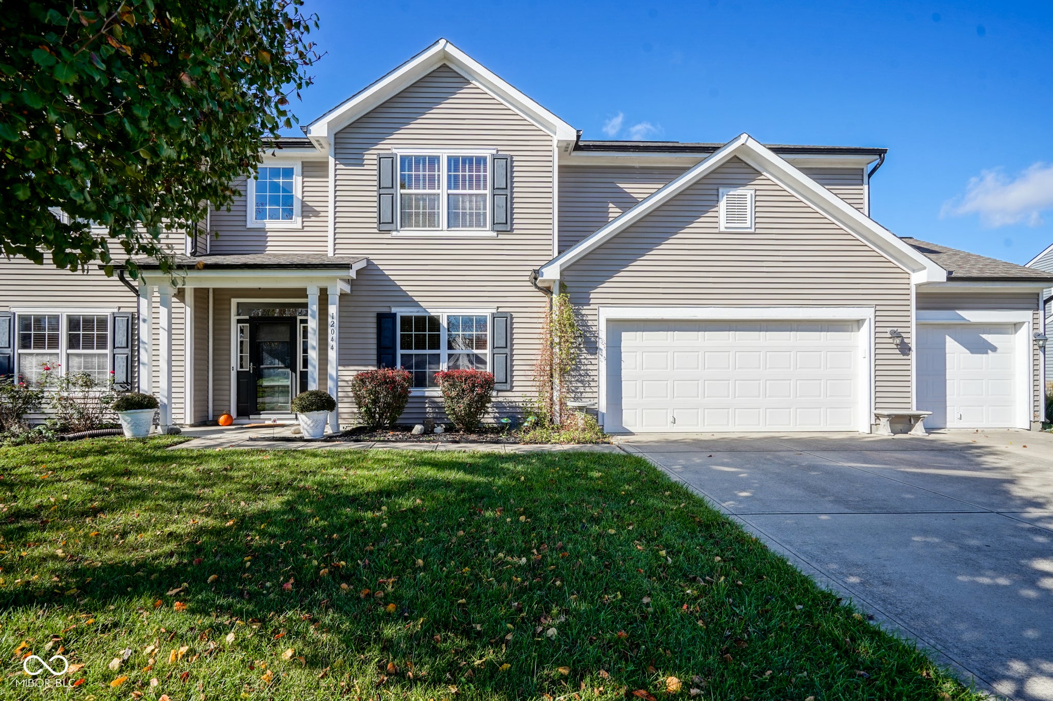 12044 Seahawks Lane, Fishers