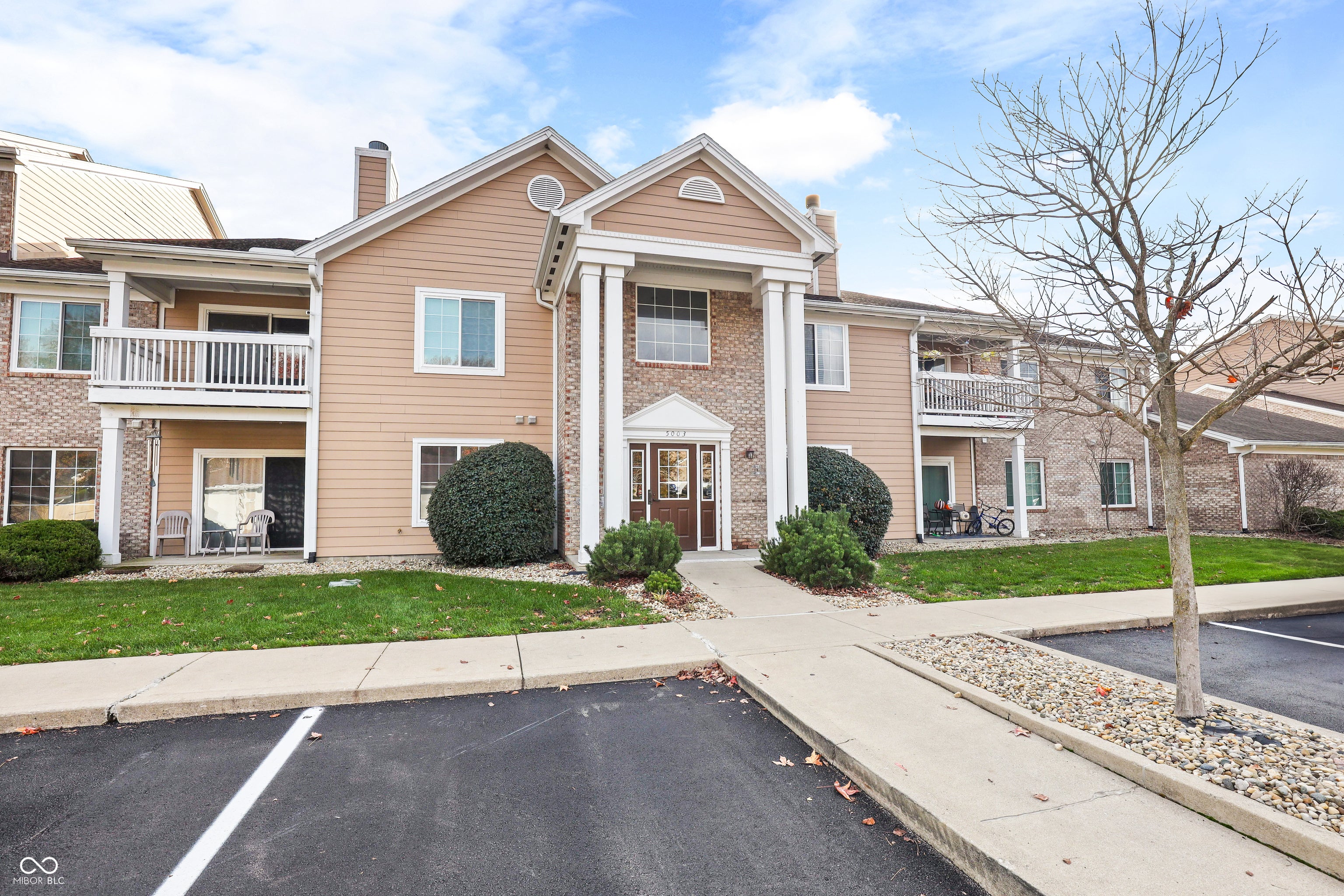 5003 Opal Ridge Lane 208, Indianapolis