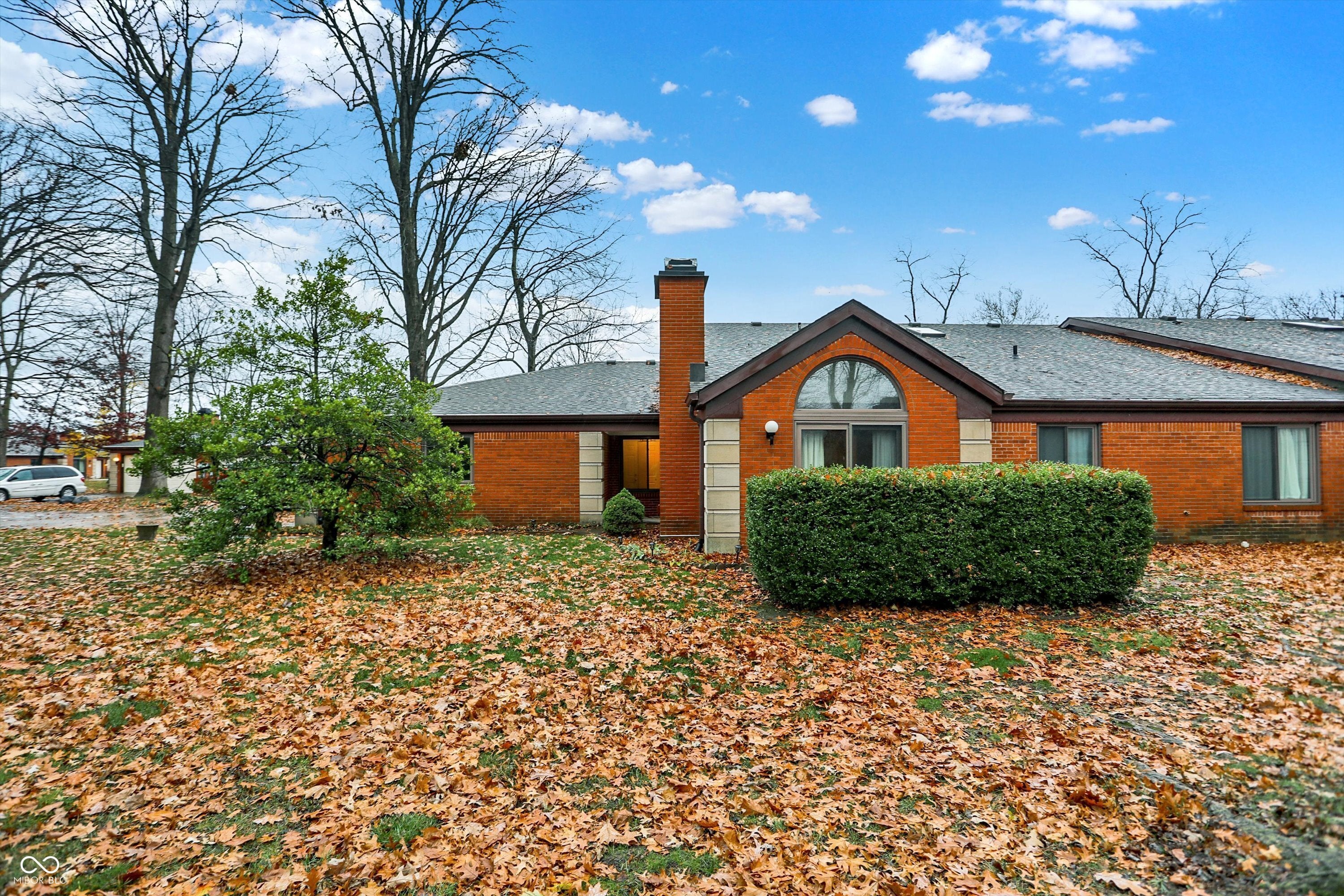 9296 Oak Run Circle, Indianapolis