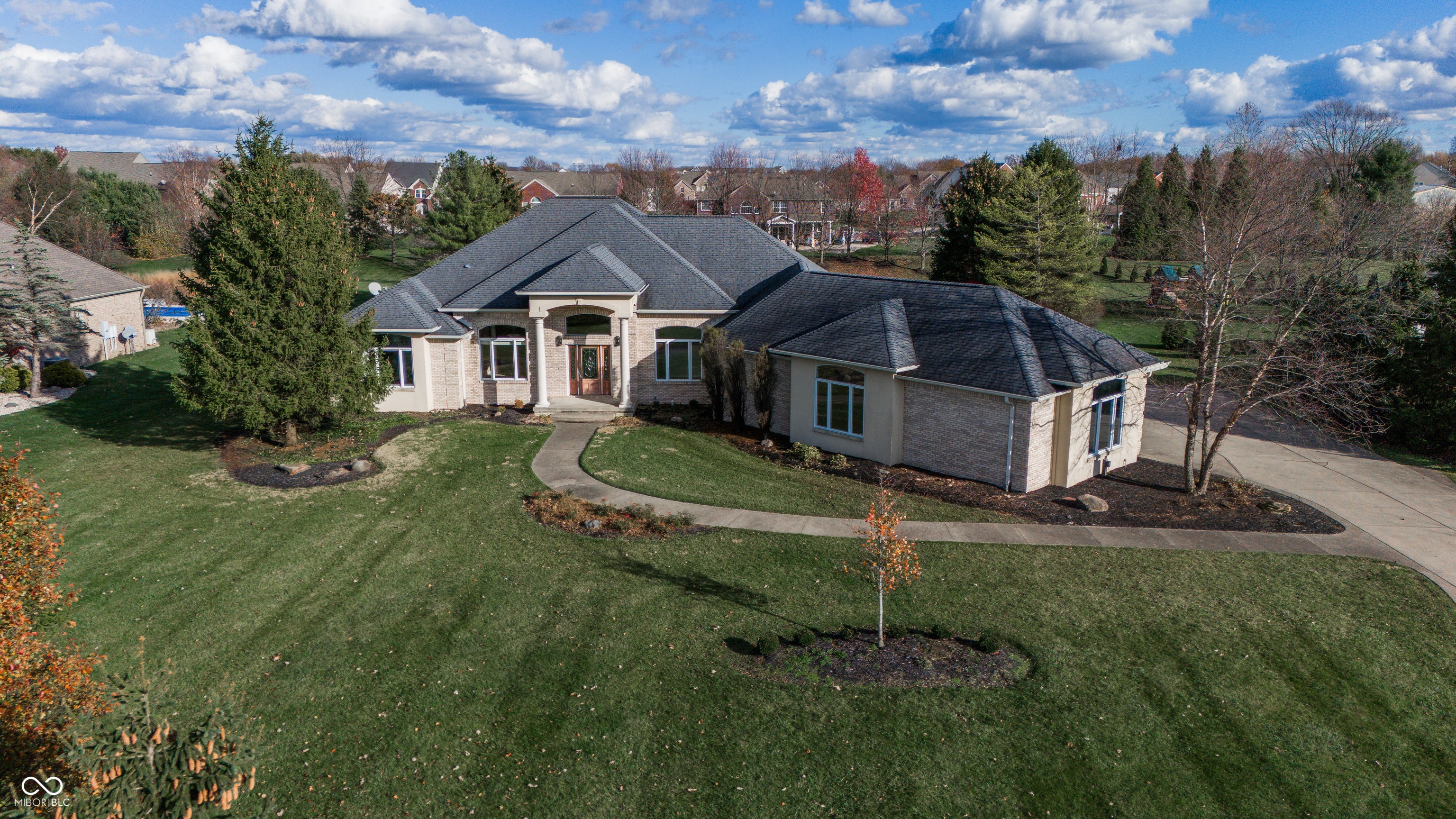 2129 Spring Briar Court, Avon