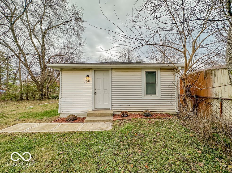 Photo of 1310 S Edgecombe Avenue Indianapolis, IN 46227