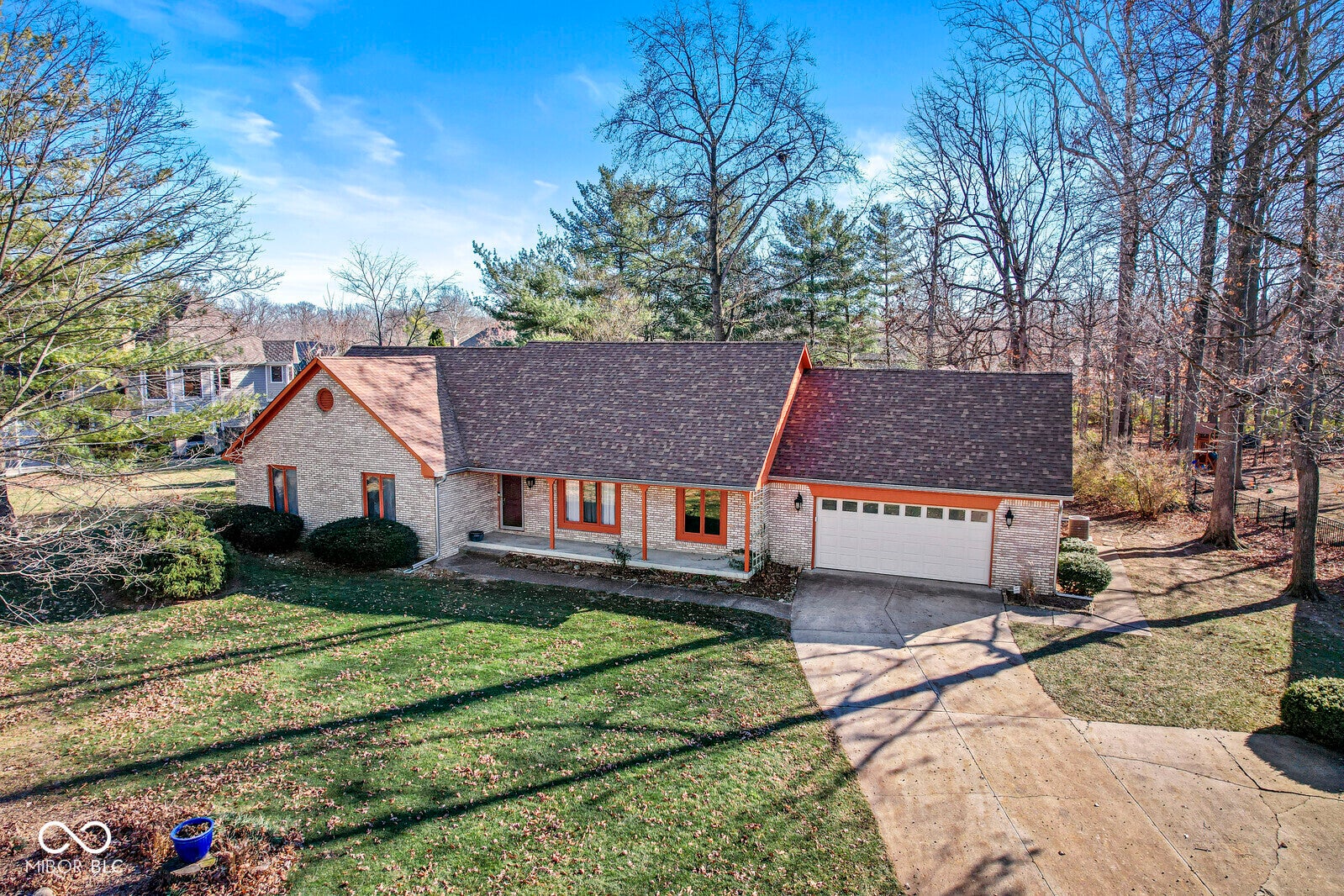 Photo of 6337 Red Oak Drive Avon, IN 46123