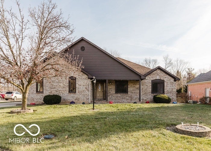 7665 Stones River Court, Indianapolis