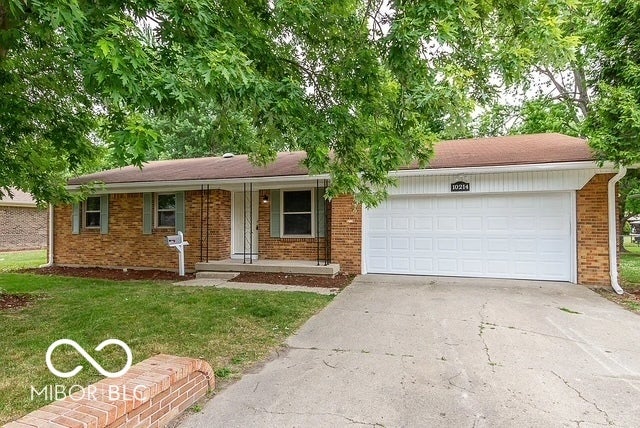 10214 Shallowbrook Court, Indianapolis