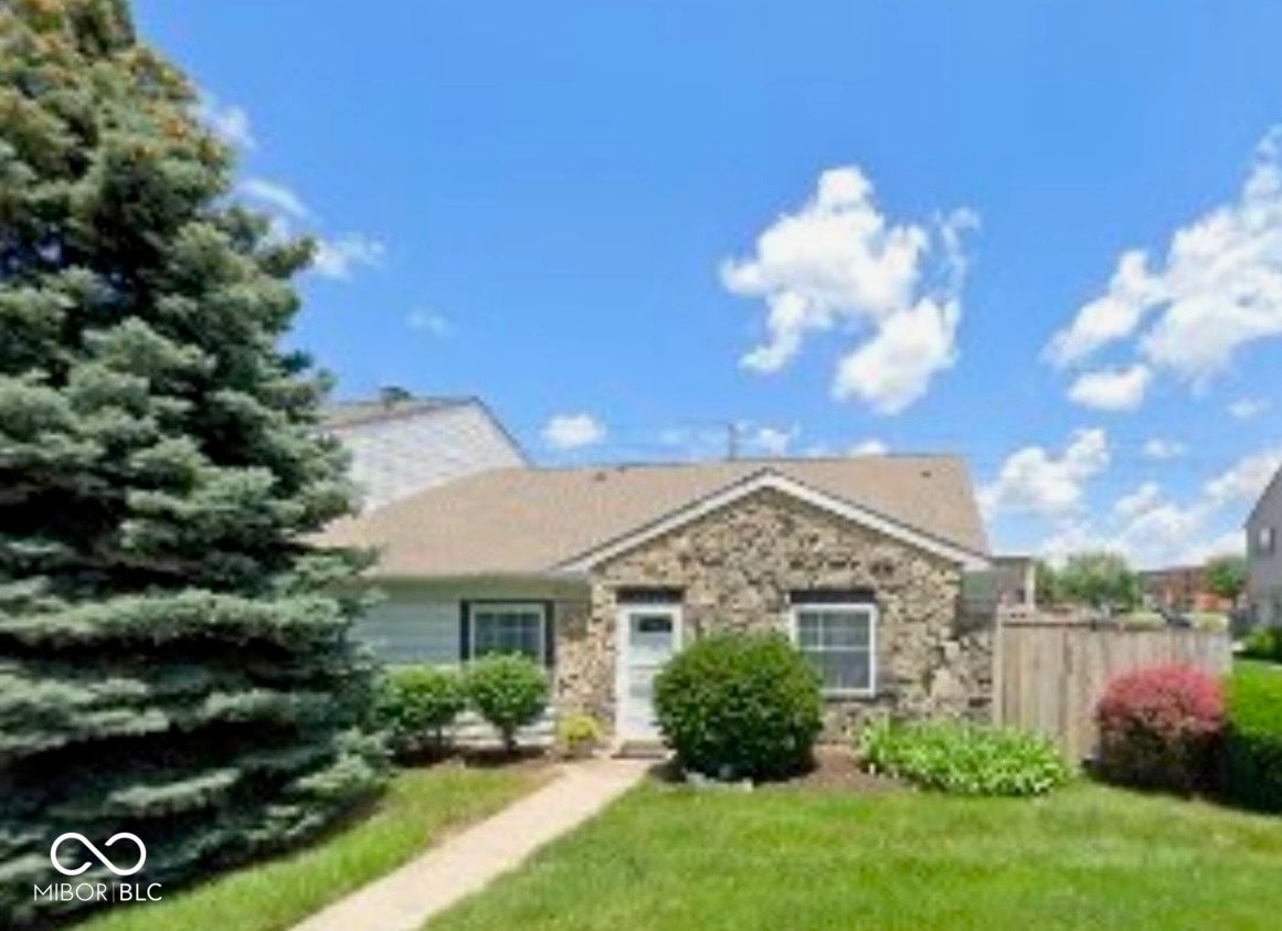 2626 Country Estates Drive, Indianapolis