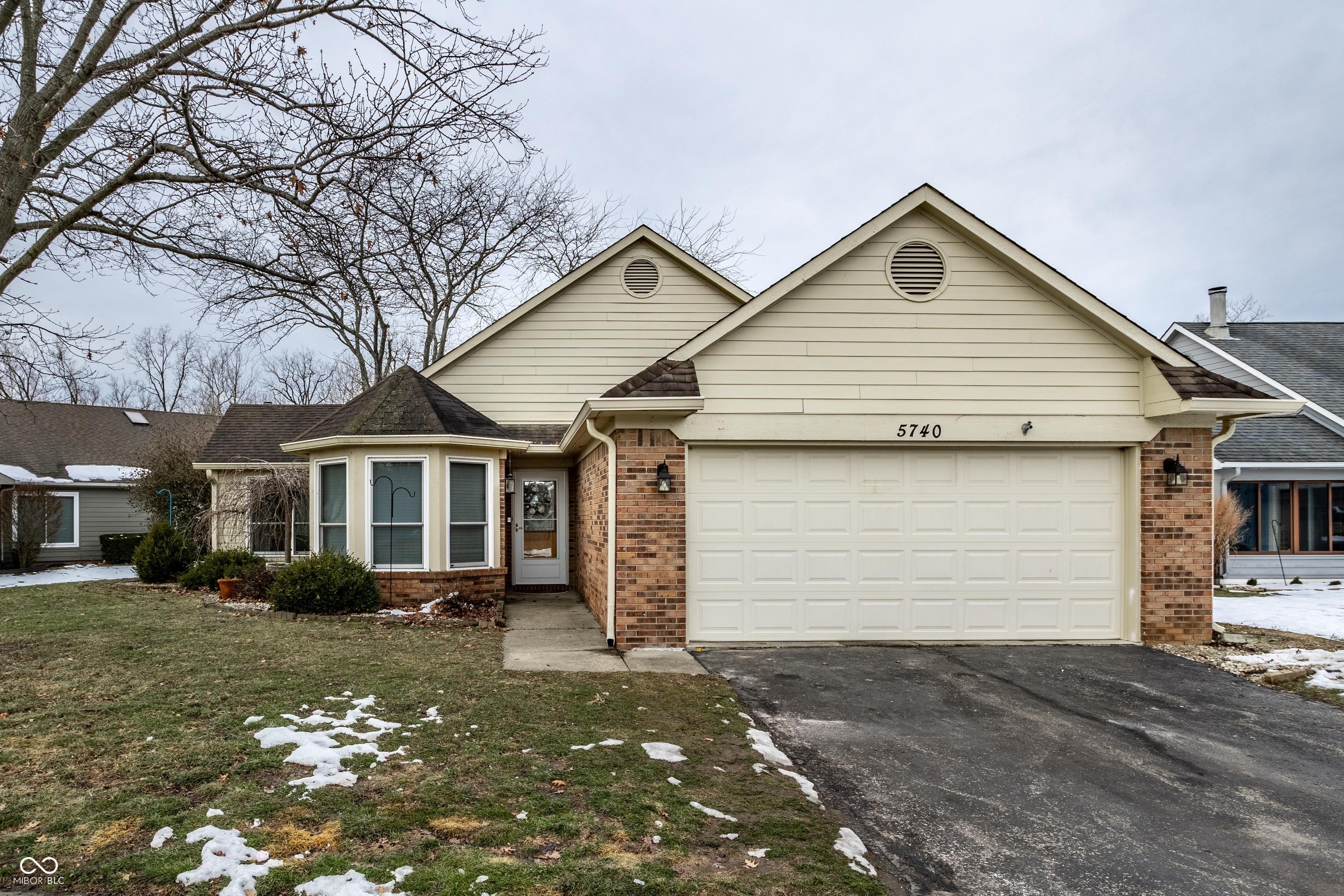 5740 Crystal Bay West Drive, Plainfield