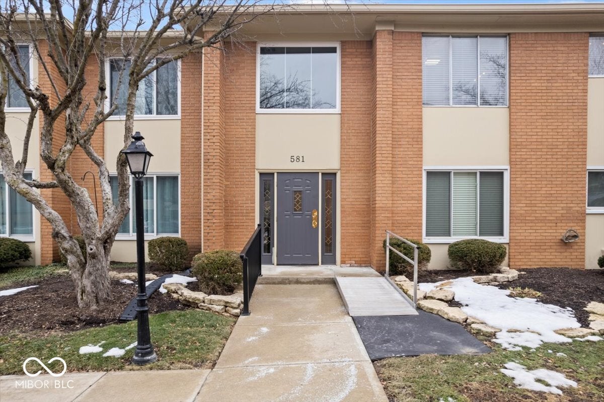 Photo of 581 W Hunters Drive Apt D Carmel, IN 46032