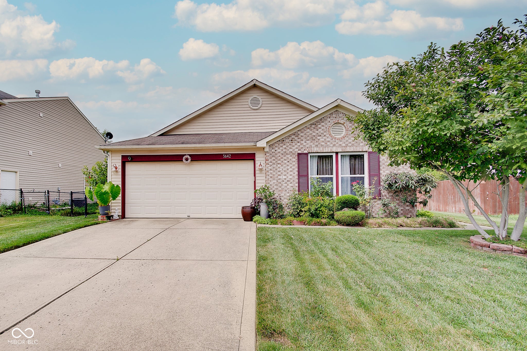 5642 Grassy Bank Drive, Indianapolis