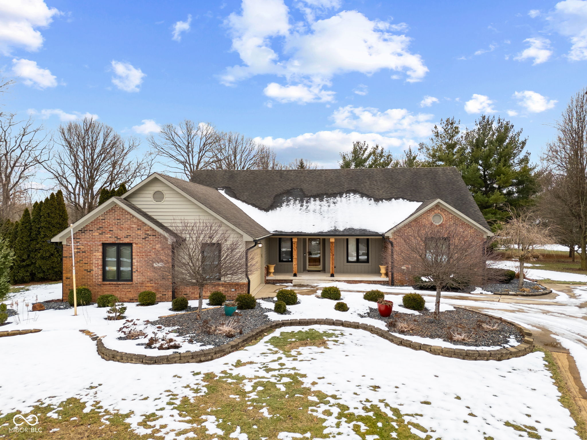 7215 Knightbridge Court, Avon