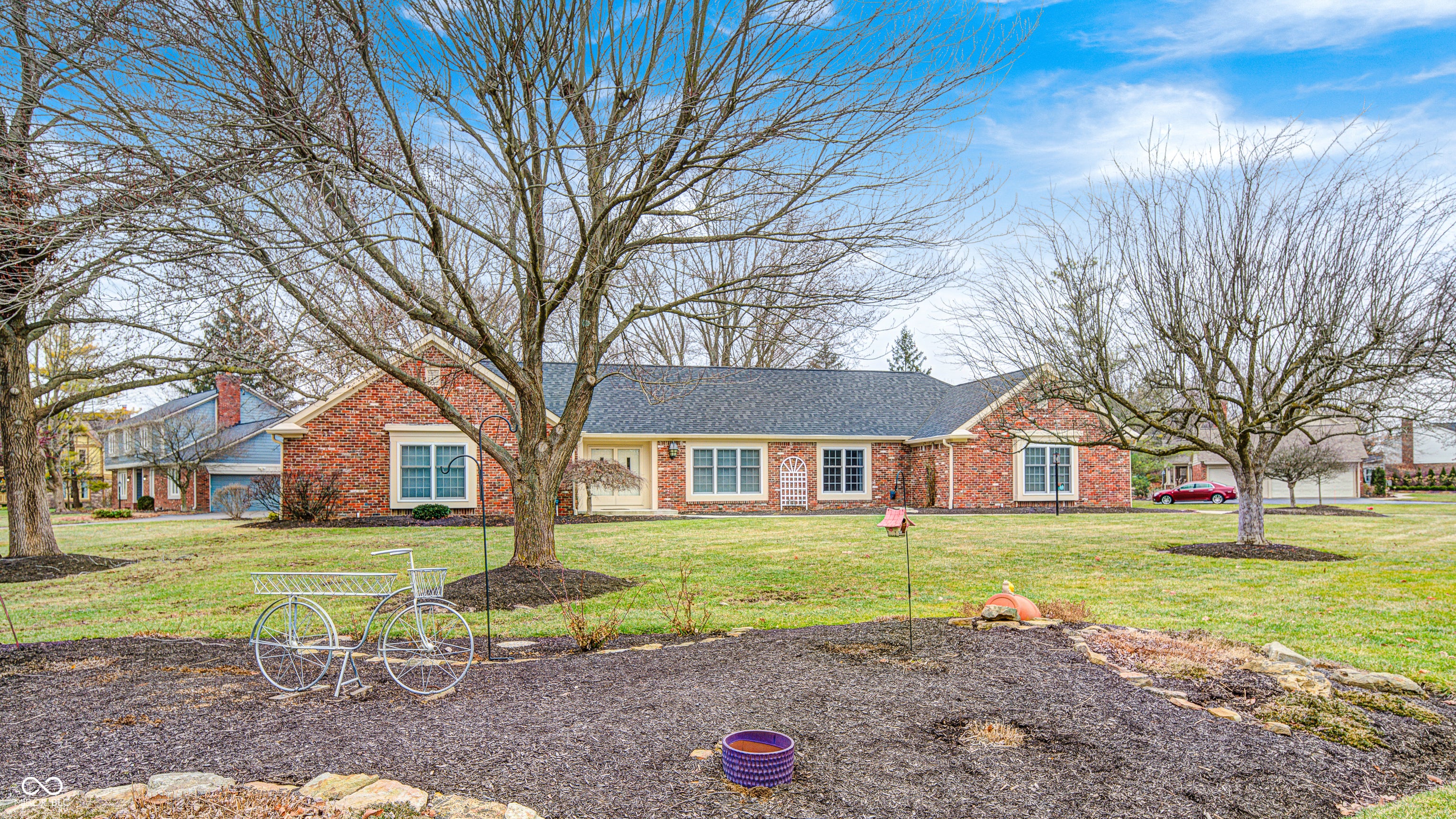 Photo of 295 Camden Drive Zionsville, IN 46077