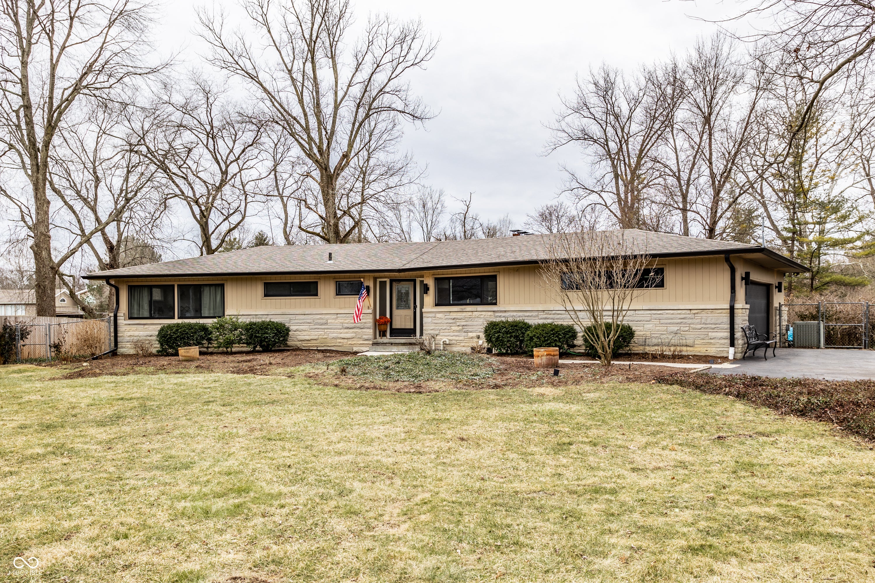 Photo of 845 E 81st Street Indianapolis, IN 46240