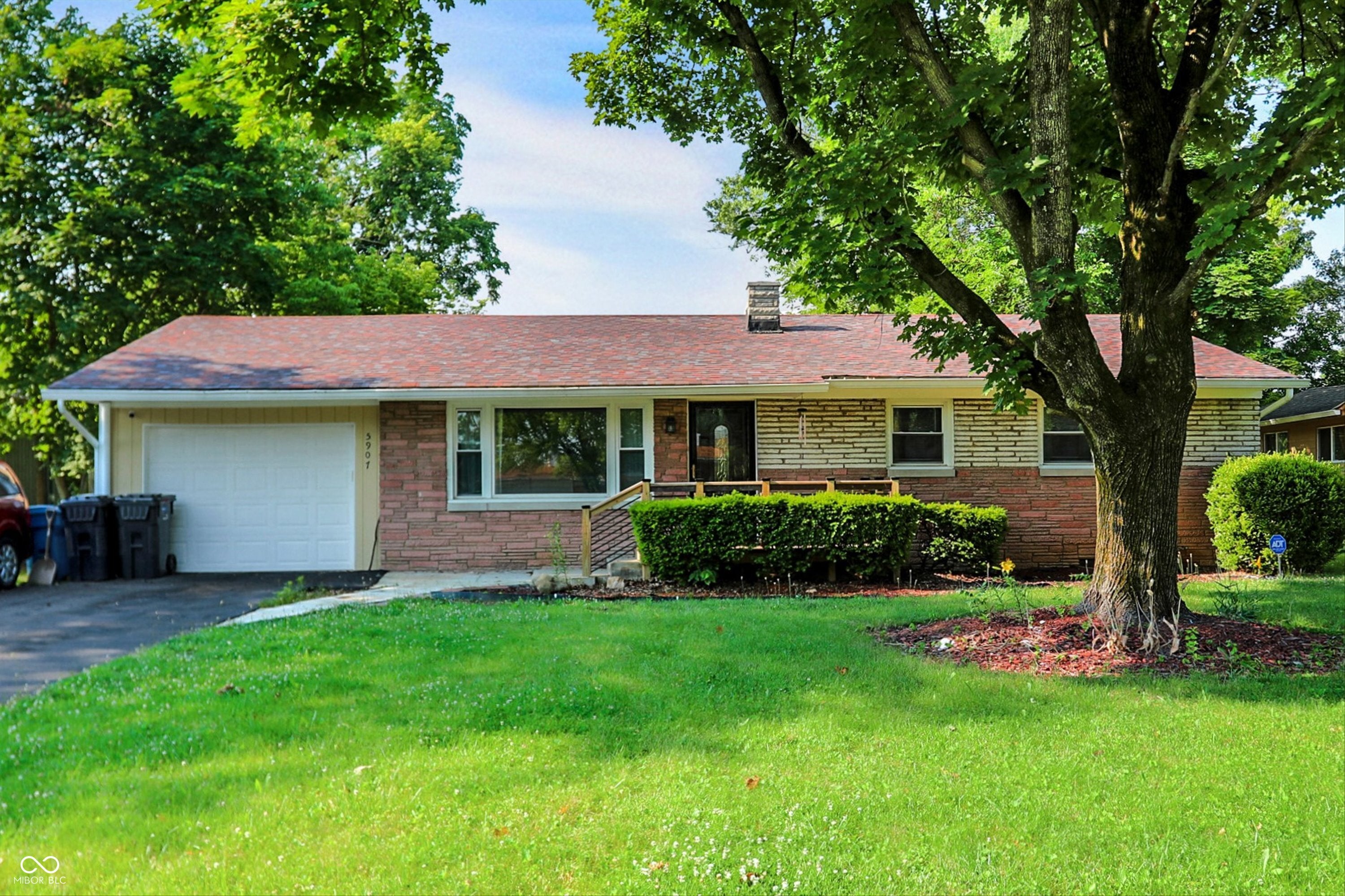 5907 Laurel Hall Drive, Indianapolis