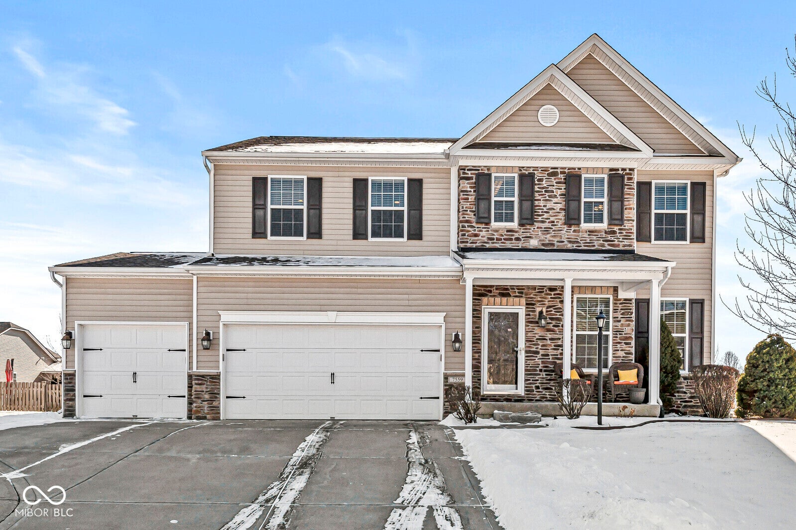 7559 Pacific Summit, Noblesville