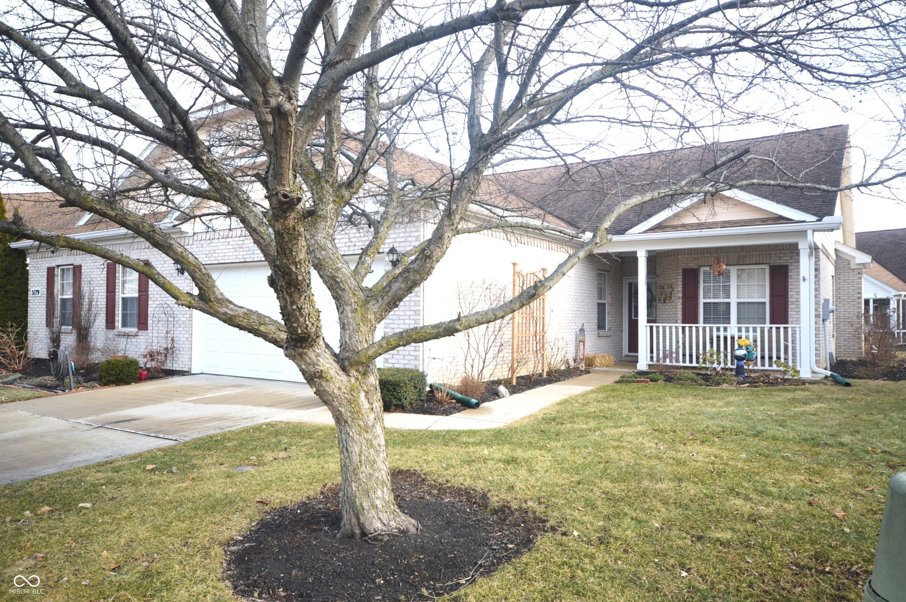 5169 Bally Bunion Drive, Avon