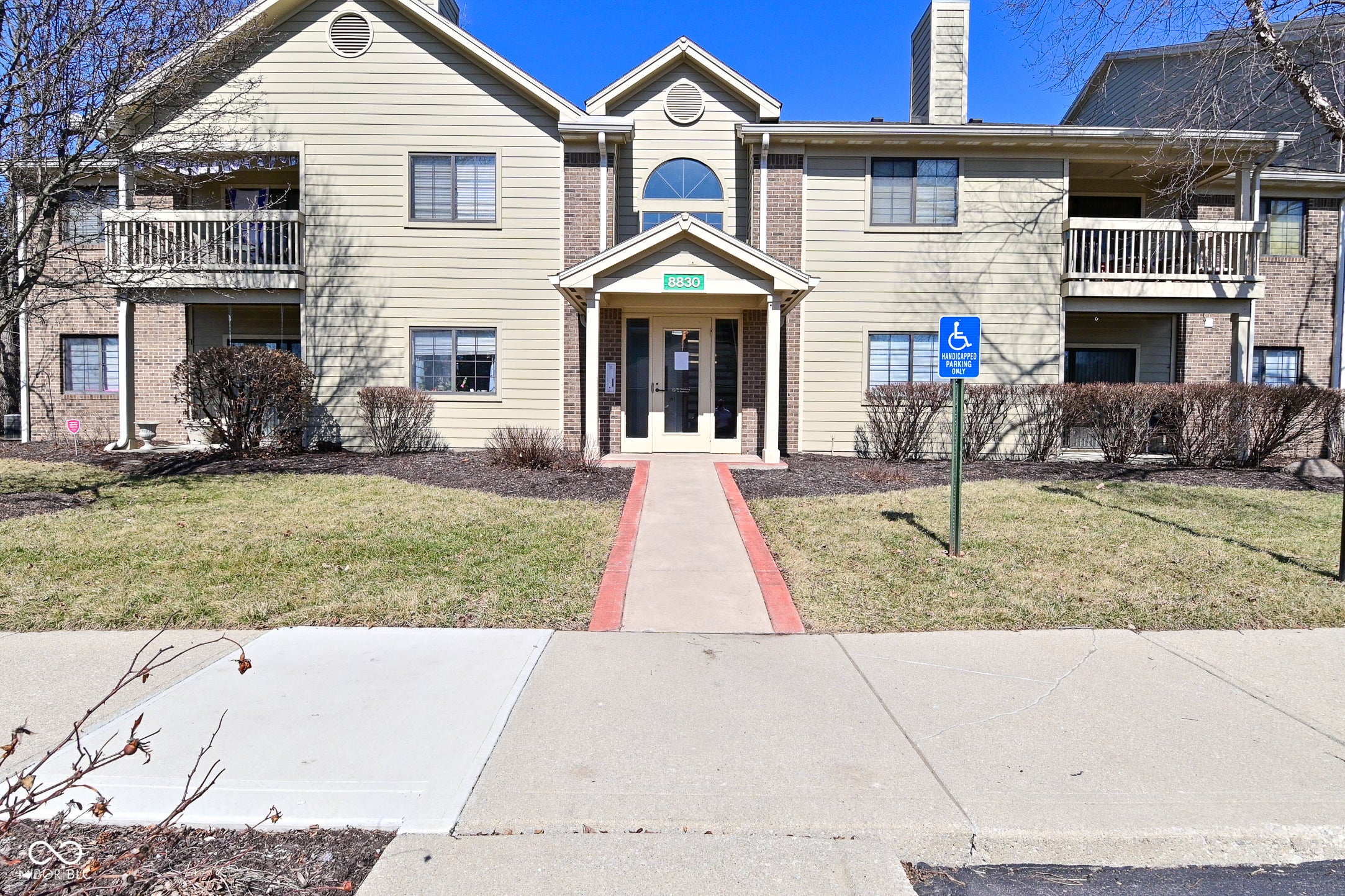 8830 Yardley Court 103, Indianapolis