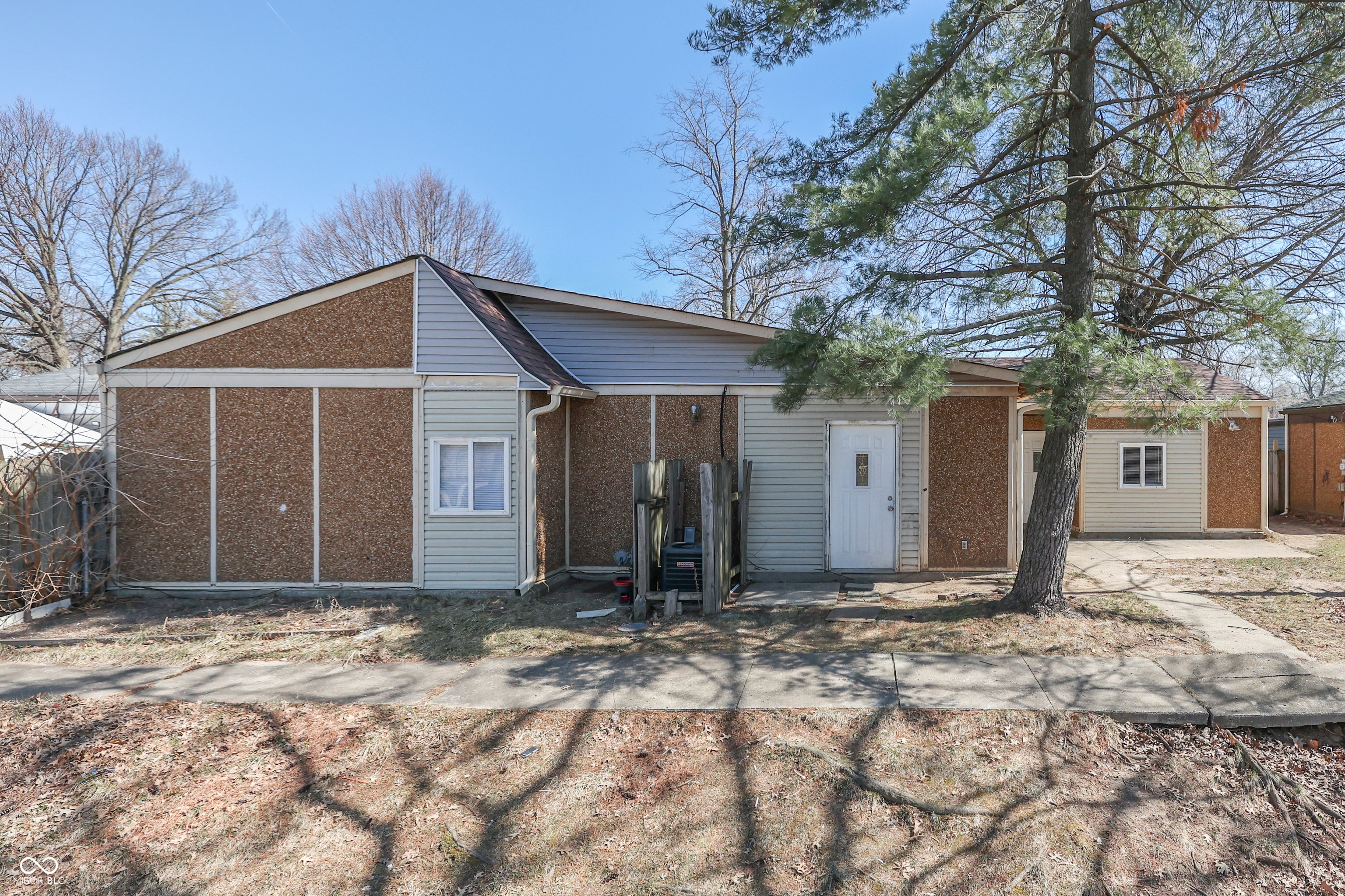 3655 Yellow Poplar Court, Indianapolis