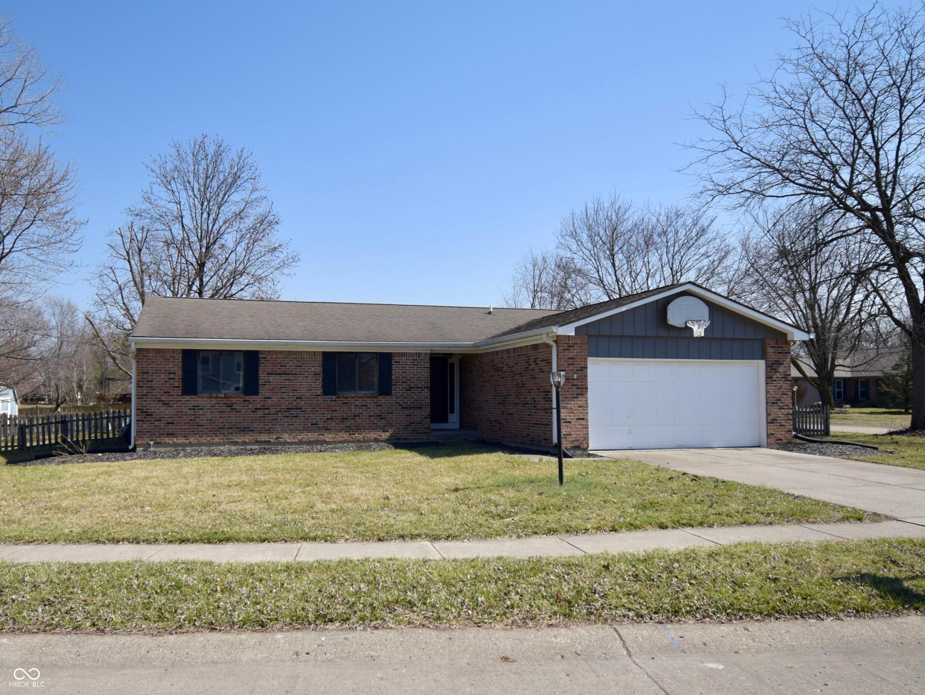 8417 Castle Ridge Lane, Indianapolis