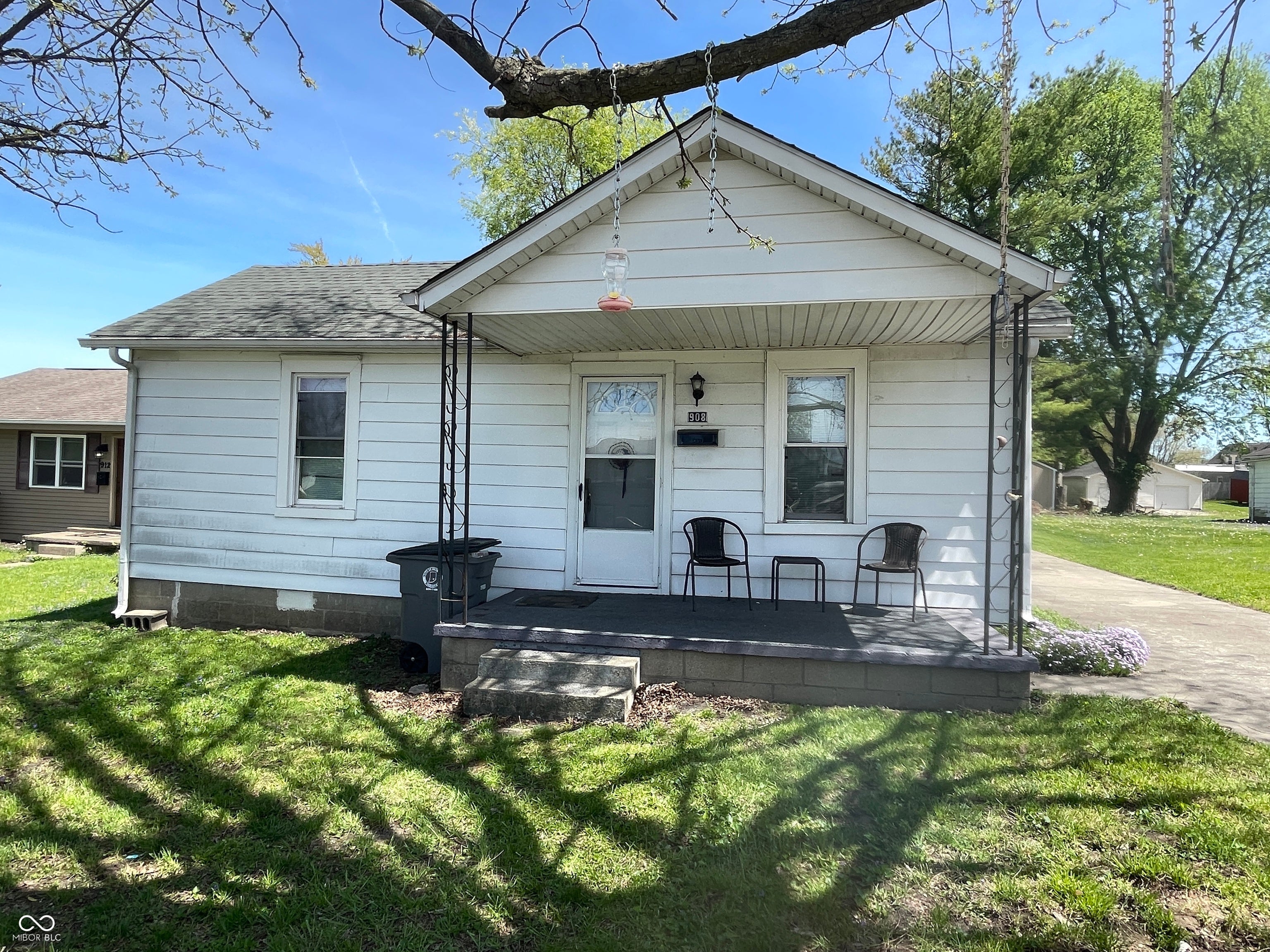908 N Broadway Street, Seymour
