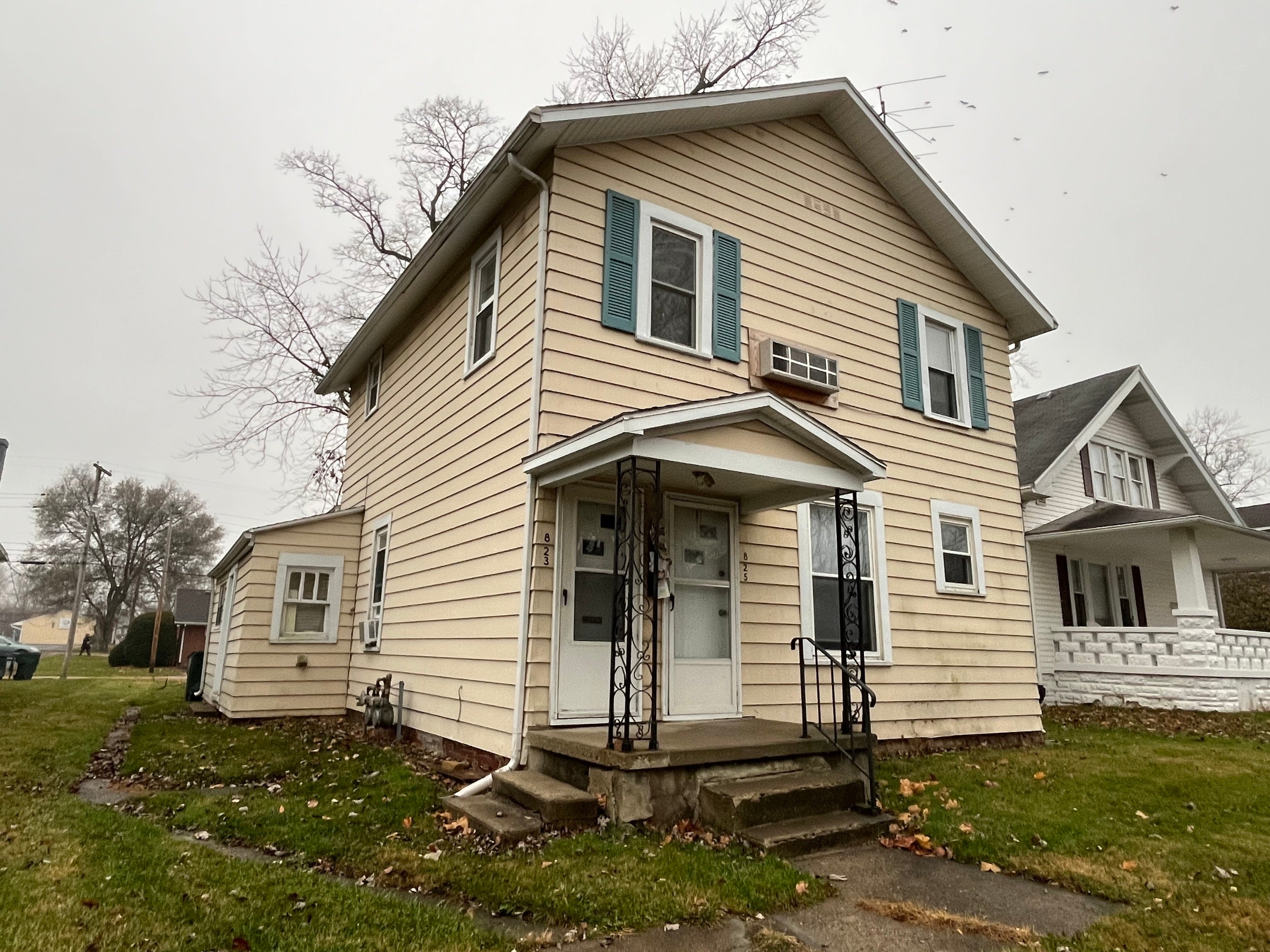 Photo of 823-825 W North Street Muncie, IN 47303