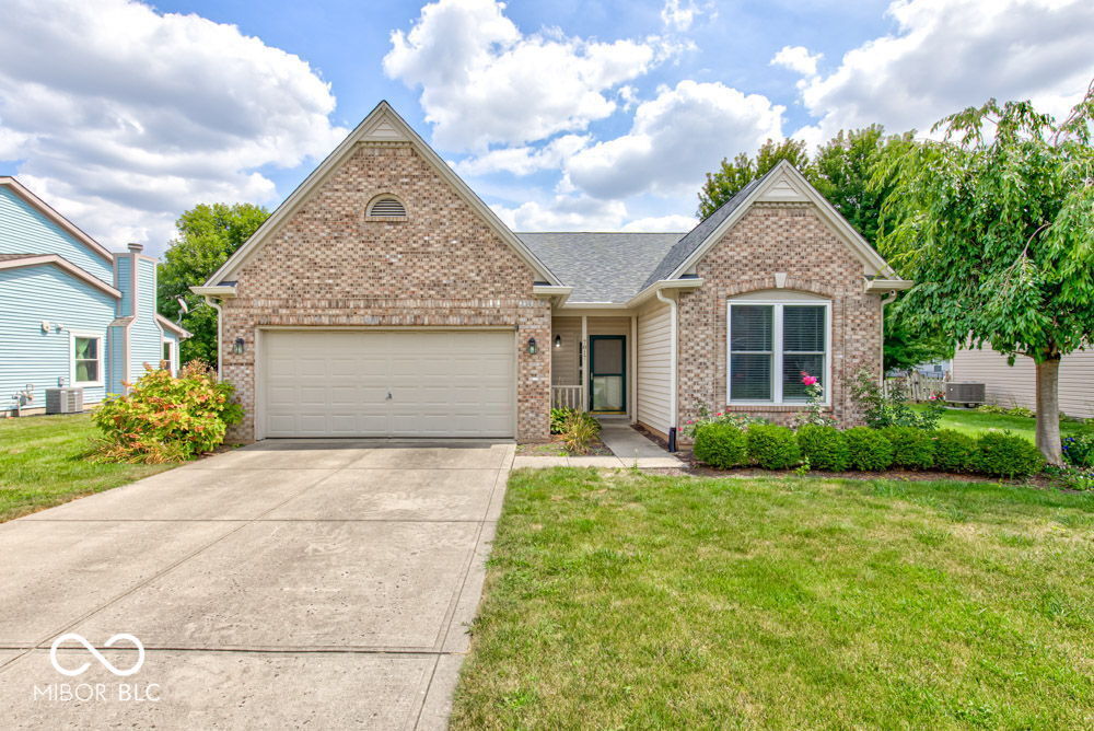 7817 Cobblesprings Drive, Avon