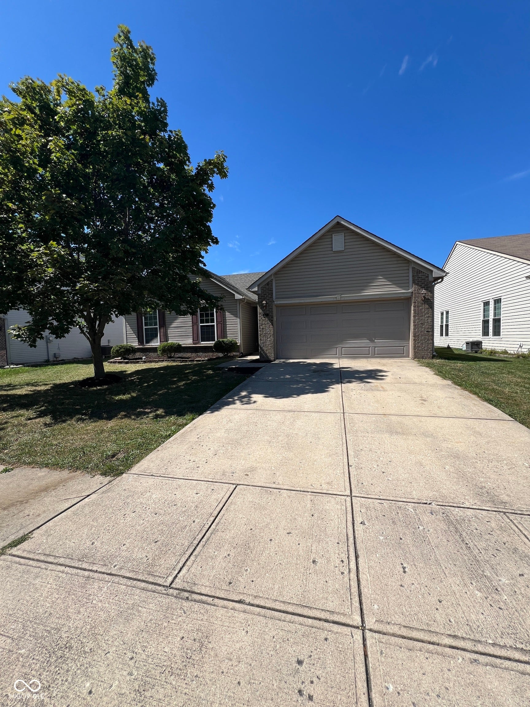 2174 Maple Run Court, Indianapolis