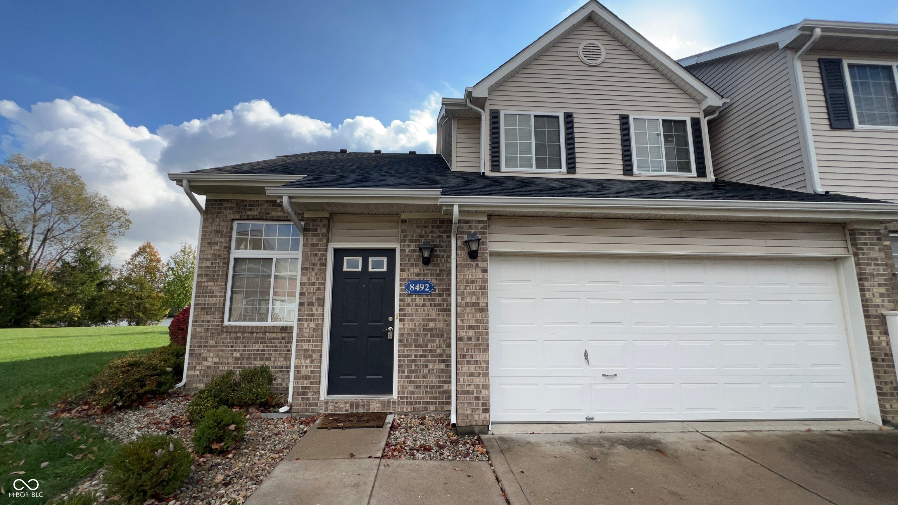 8492 Enclave Boulevard, Fishers