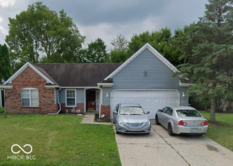 5427 Petersburg Parkway, Indianapolis