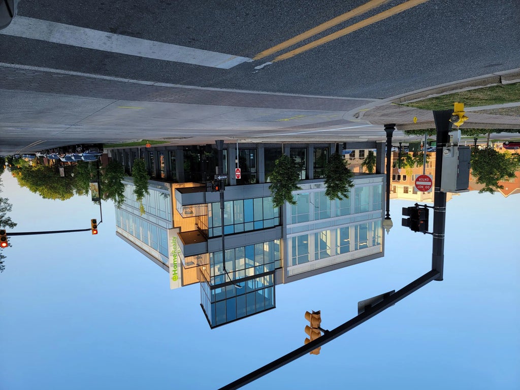 171 College Avenue 2nd Floor, Holland