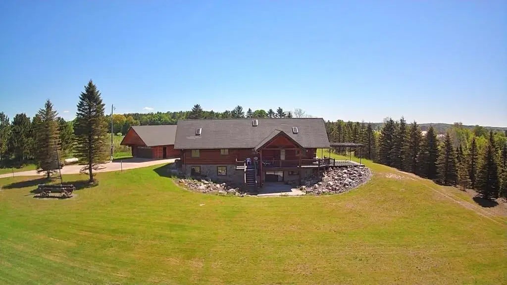 6294 100th Avenue, Evart