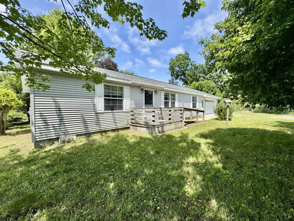 8484 Zosel Street, Onekama