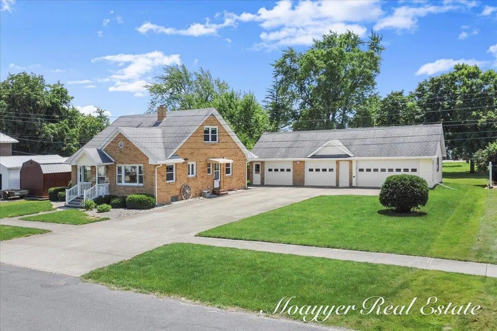 11040 W Ionia Street, Fowler