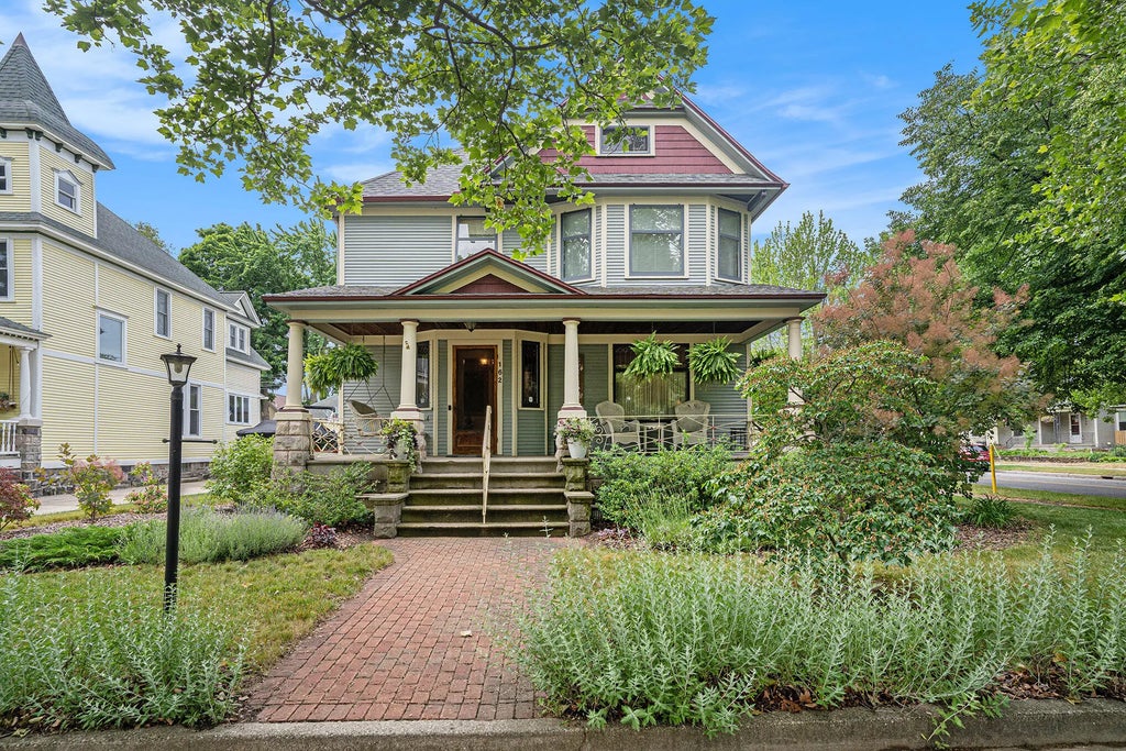 162 W 14th Street, Holland