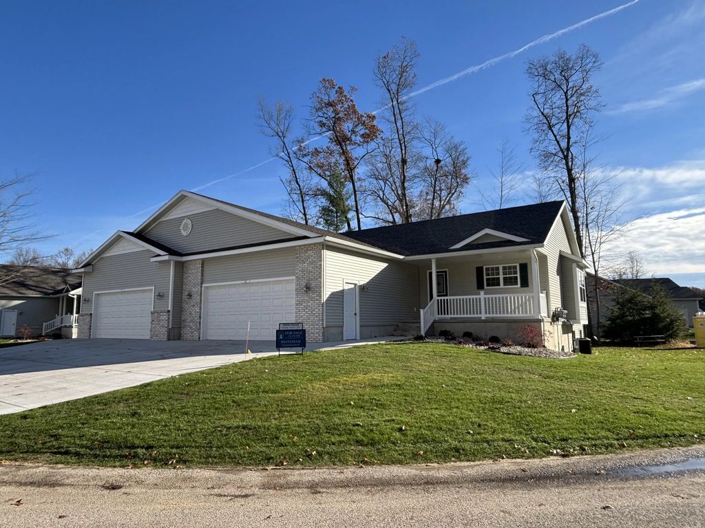 1516 W Addison Way, Muskegon